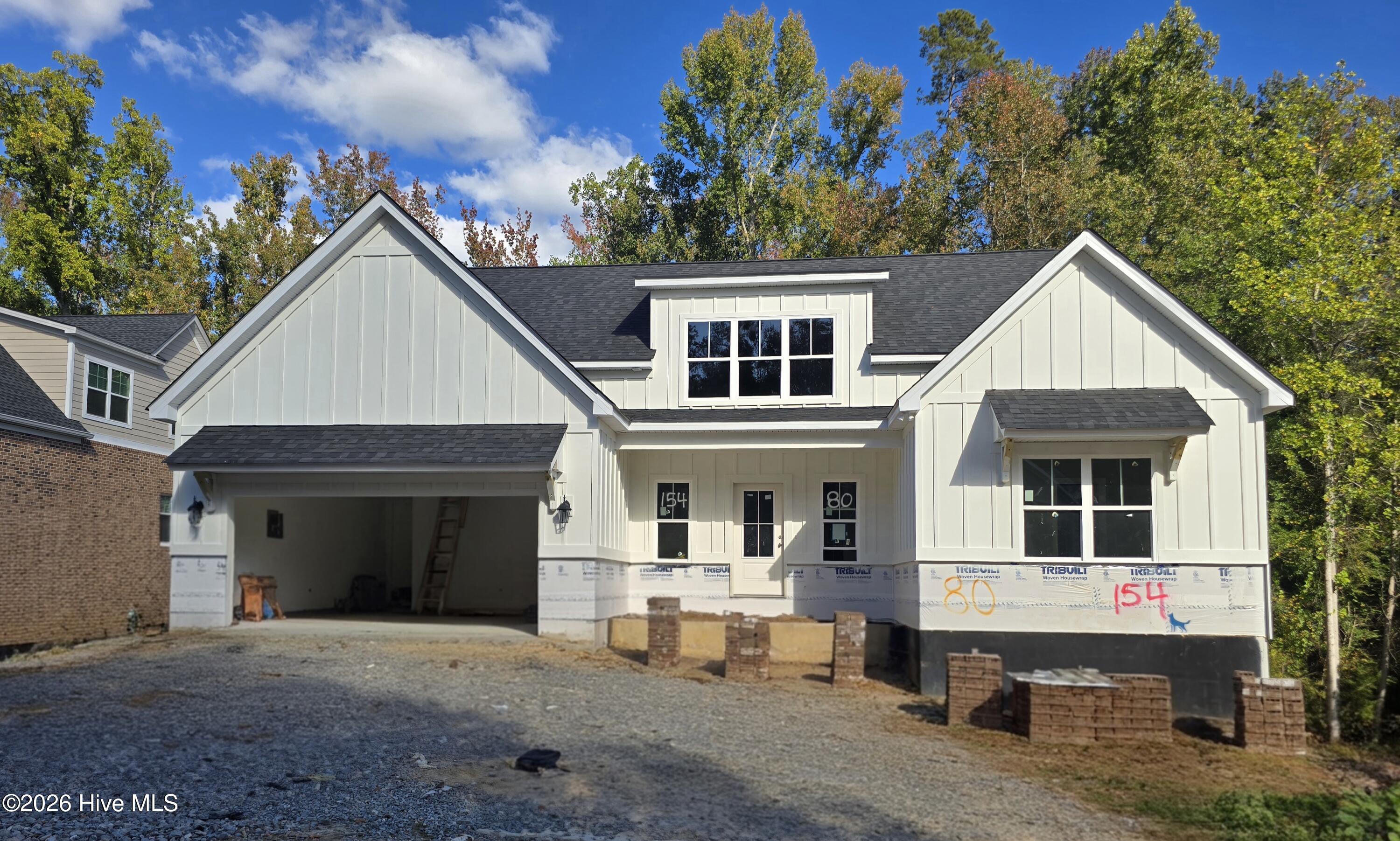 154 Oakbrook Drive Property Photo 1