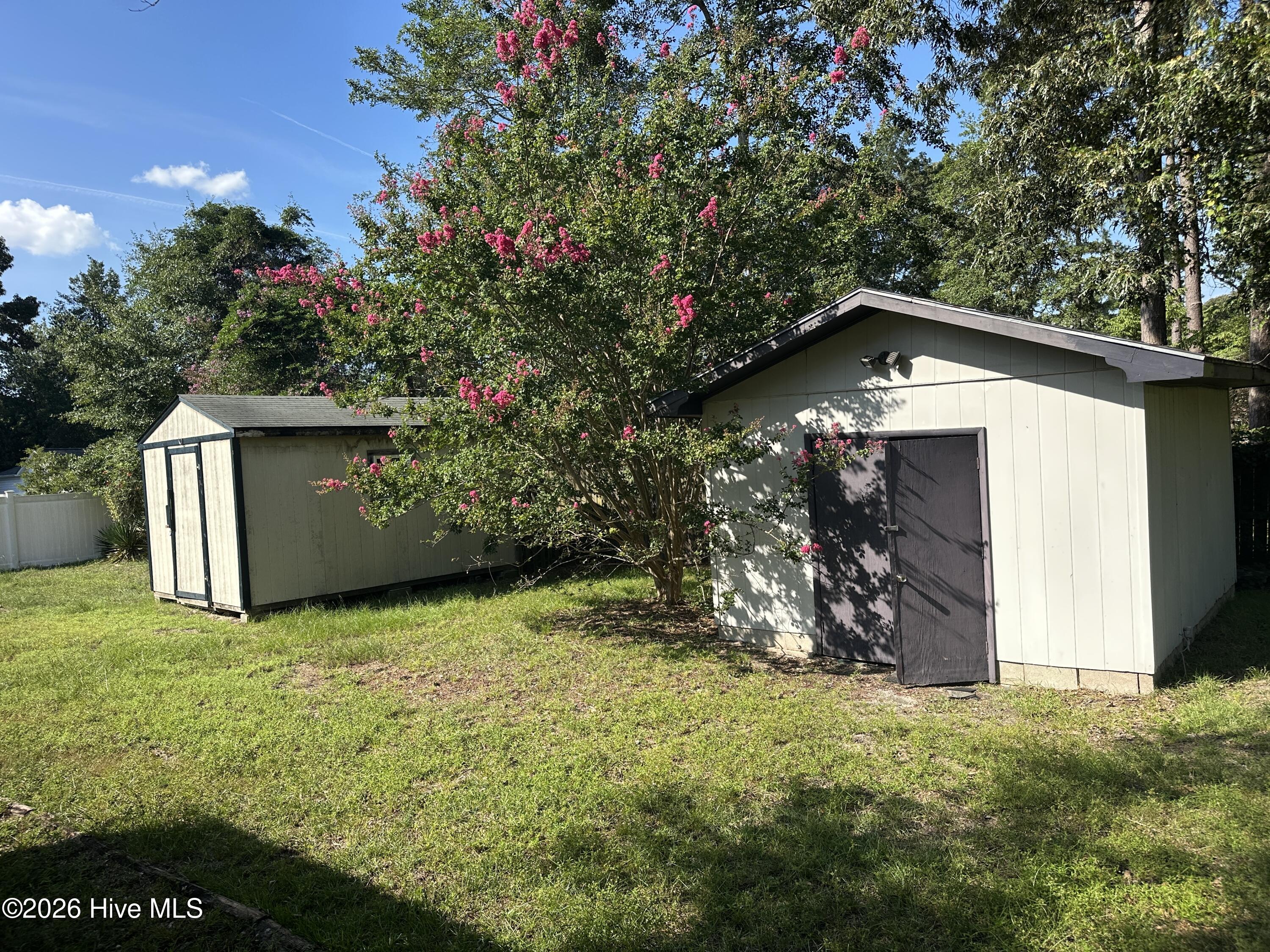 6429 River Road Property Photo 3
