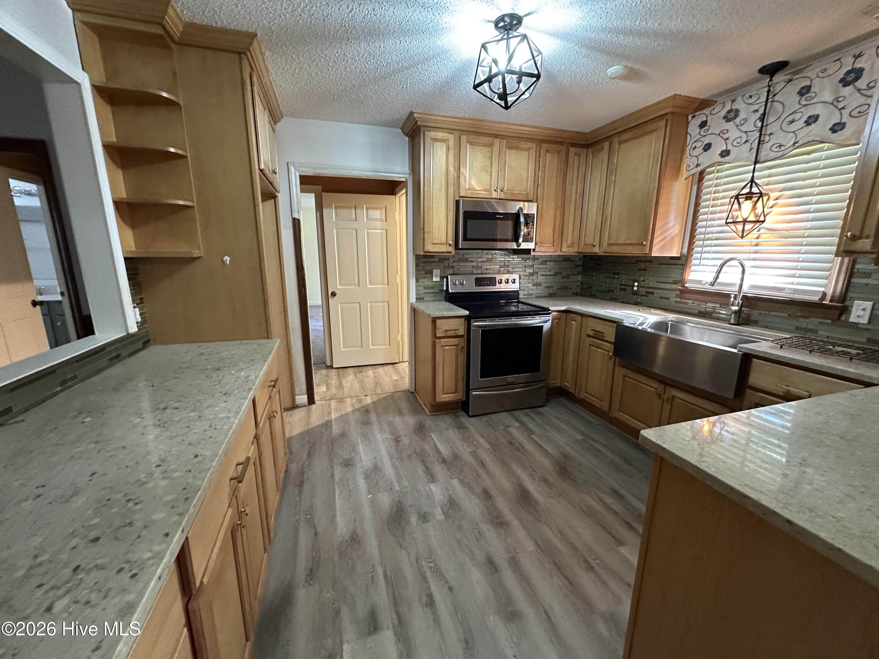 6429 River Road Property Photo 6