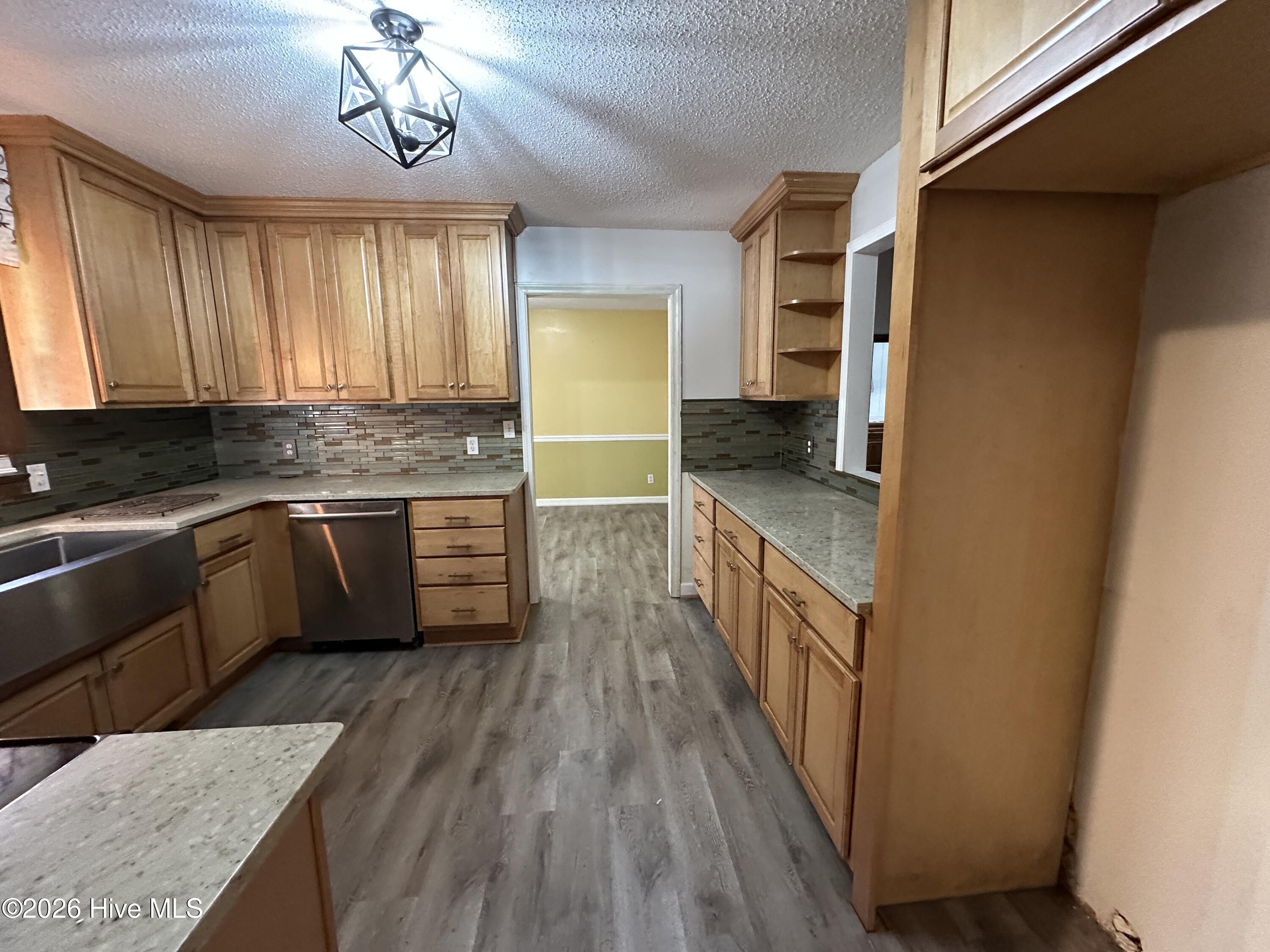 6429 River Road Property Photo 7