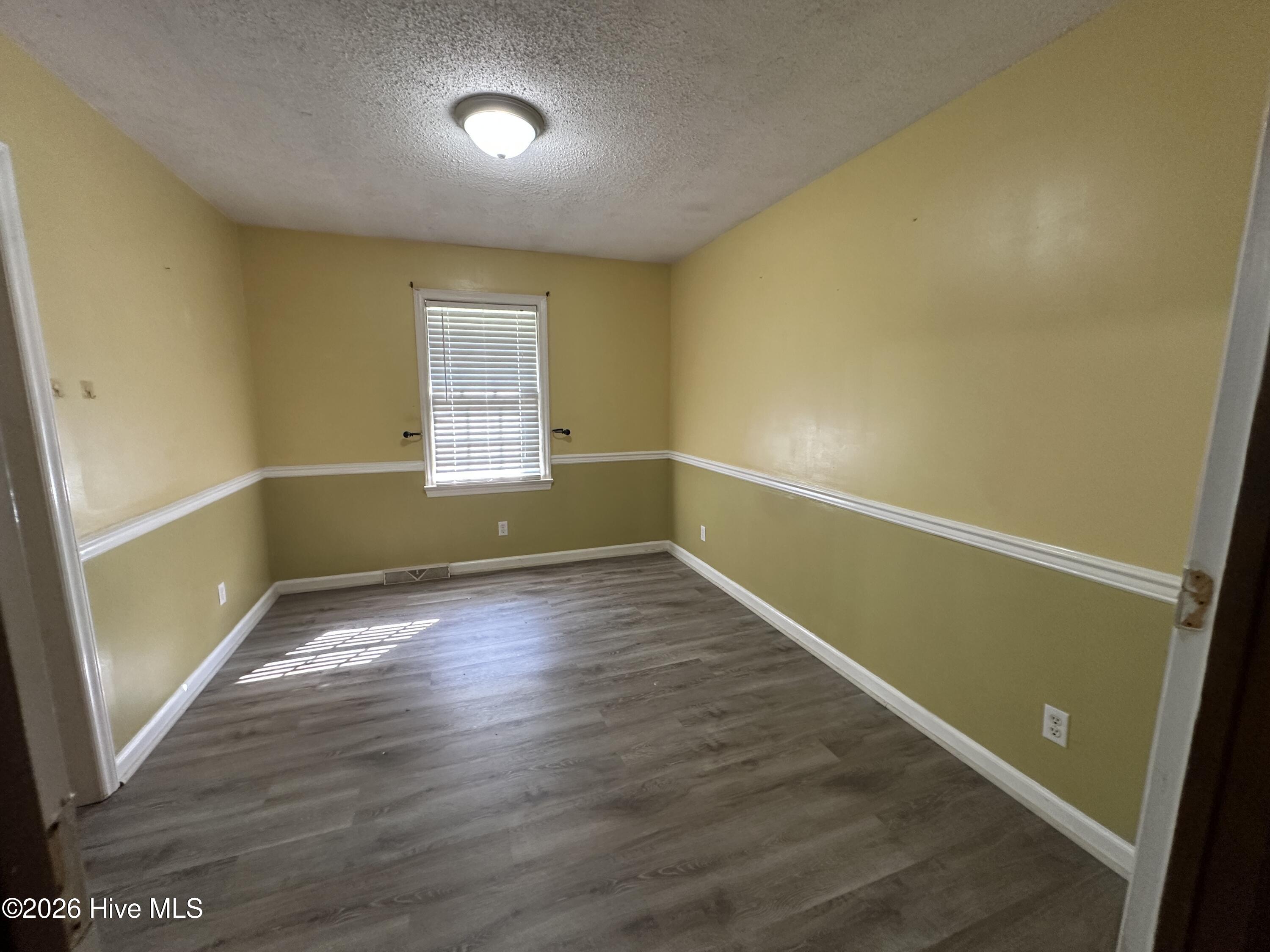 6429 River Road Property Photo 9
