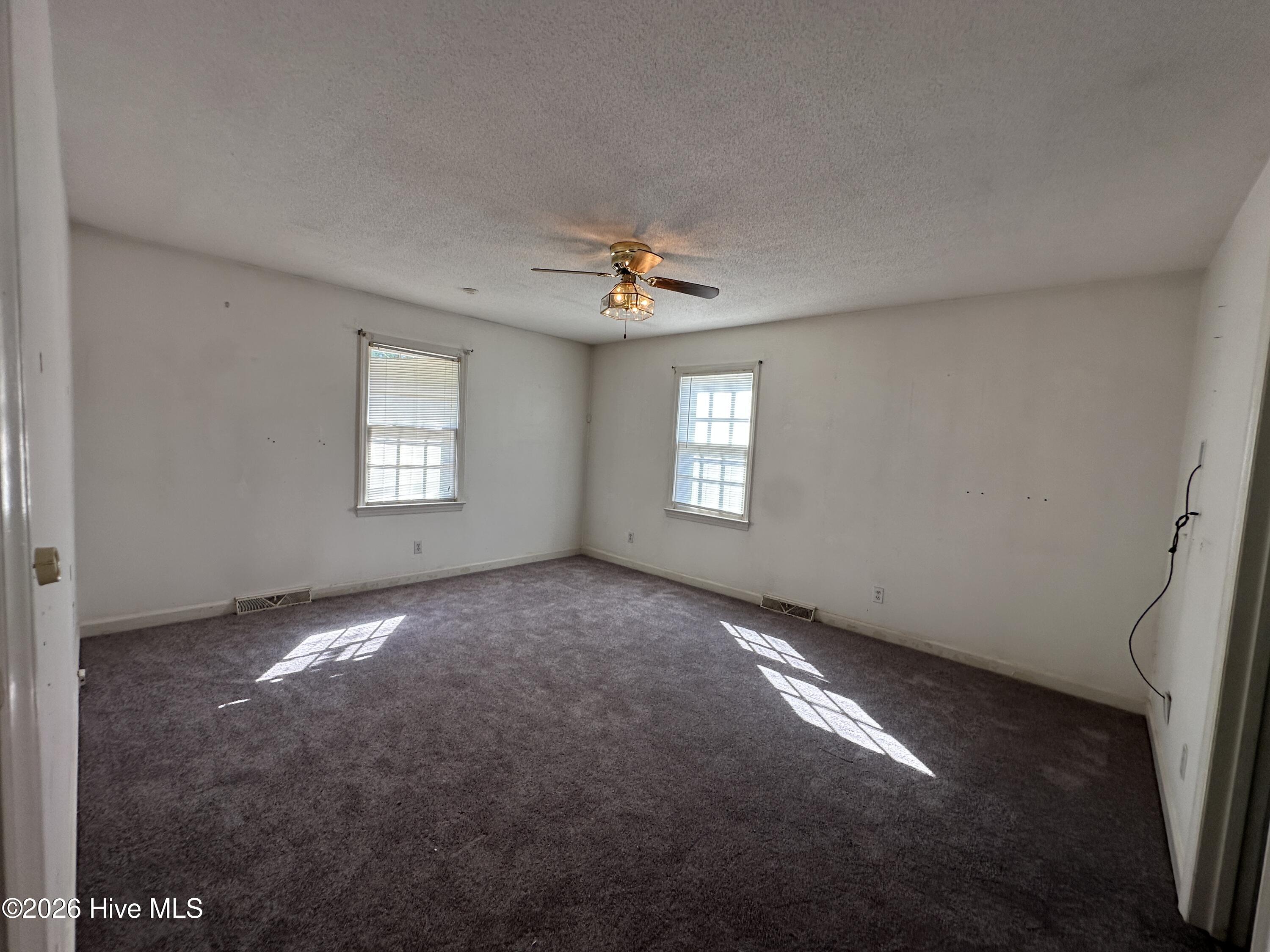 6429 River Road Property Photo 11