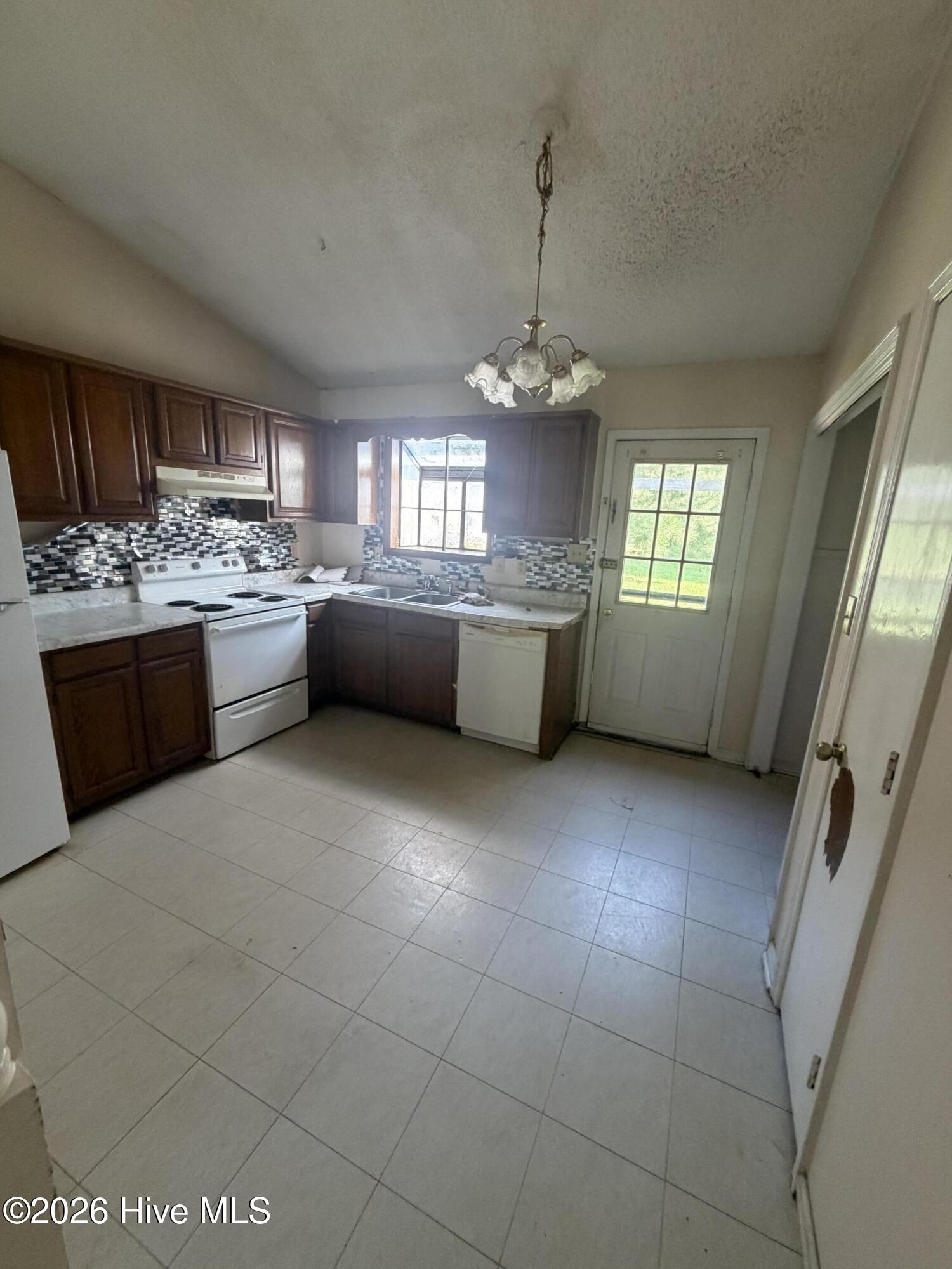 153 Pine Crest Drive Property Photo 3