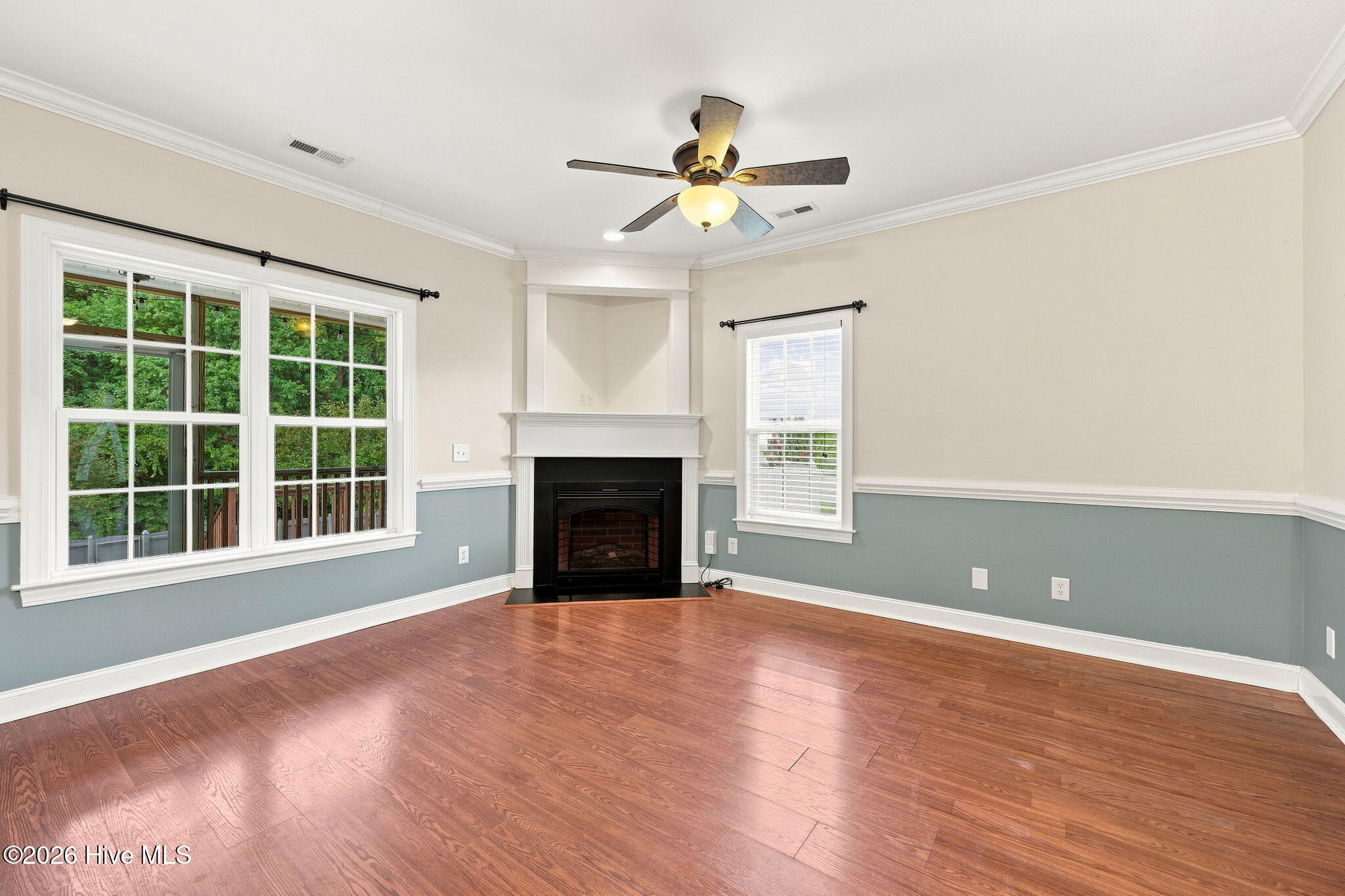 1904 Cambria Drive B Property Photo 17