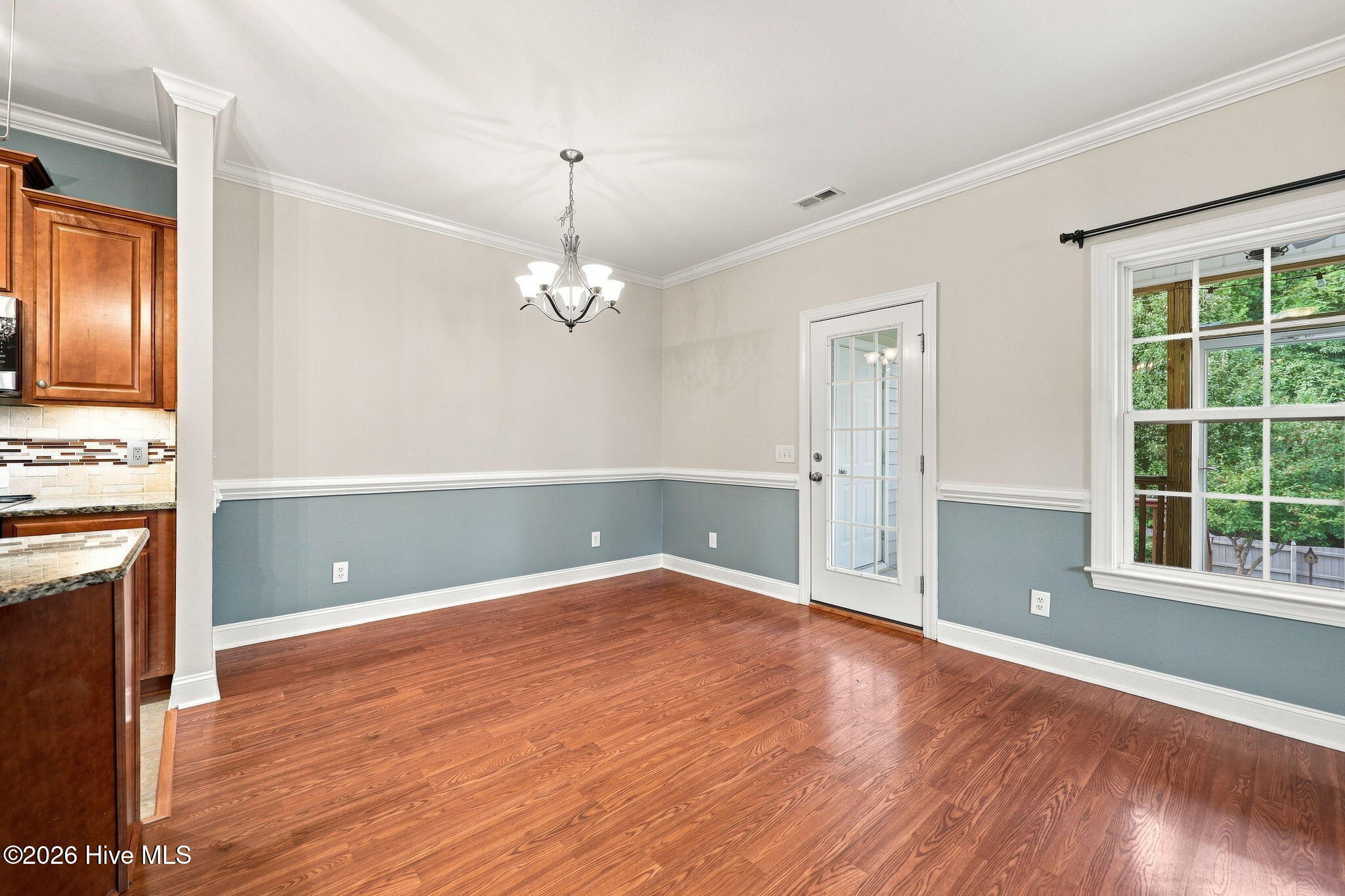 1904 Cambria Drive B Property Photo 20