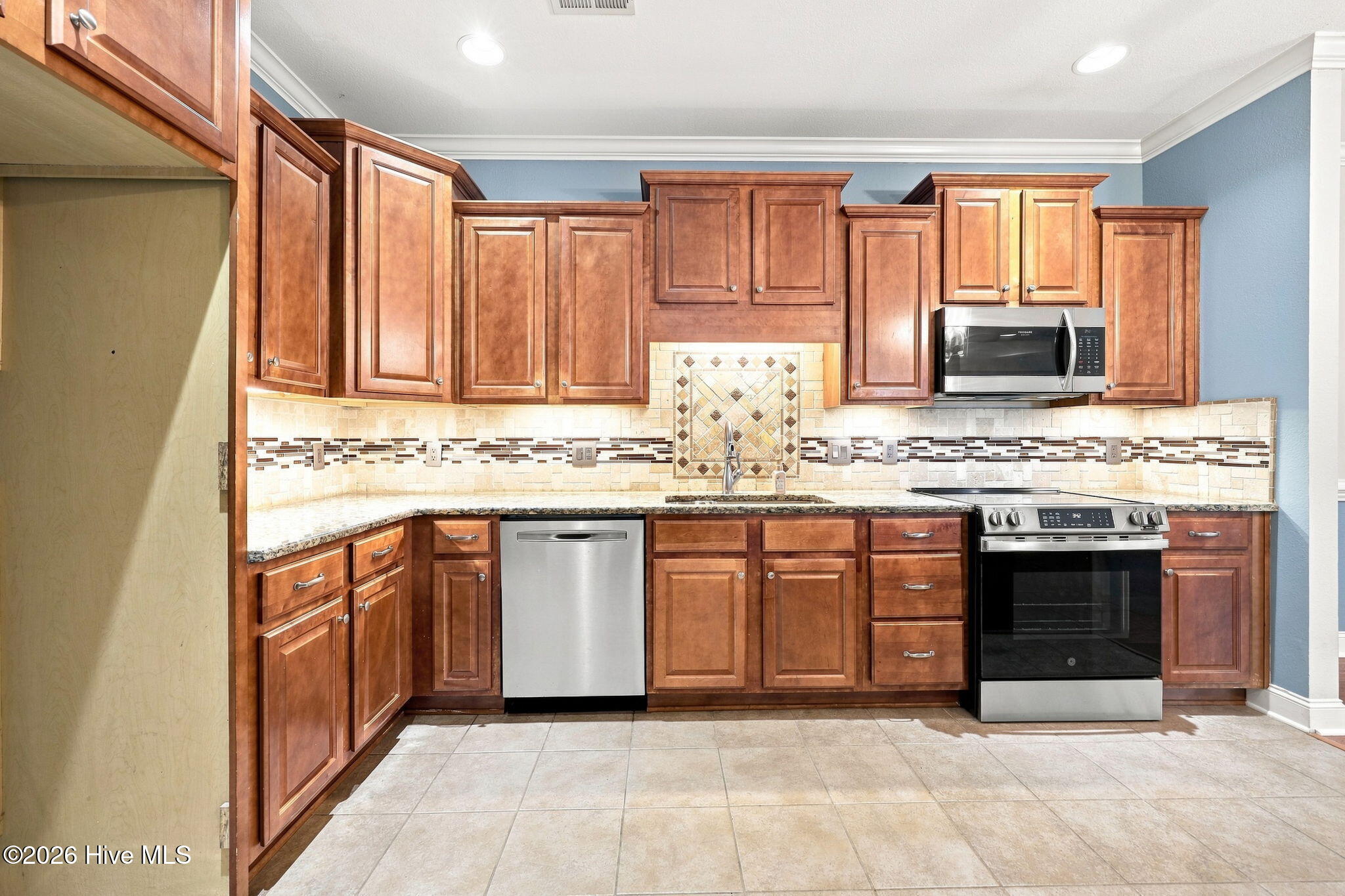1904 Cambria Drive B Property Photo 23