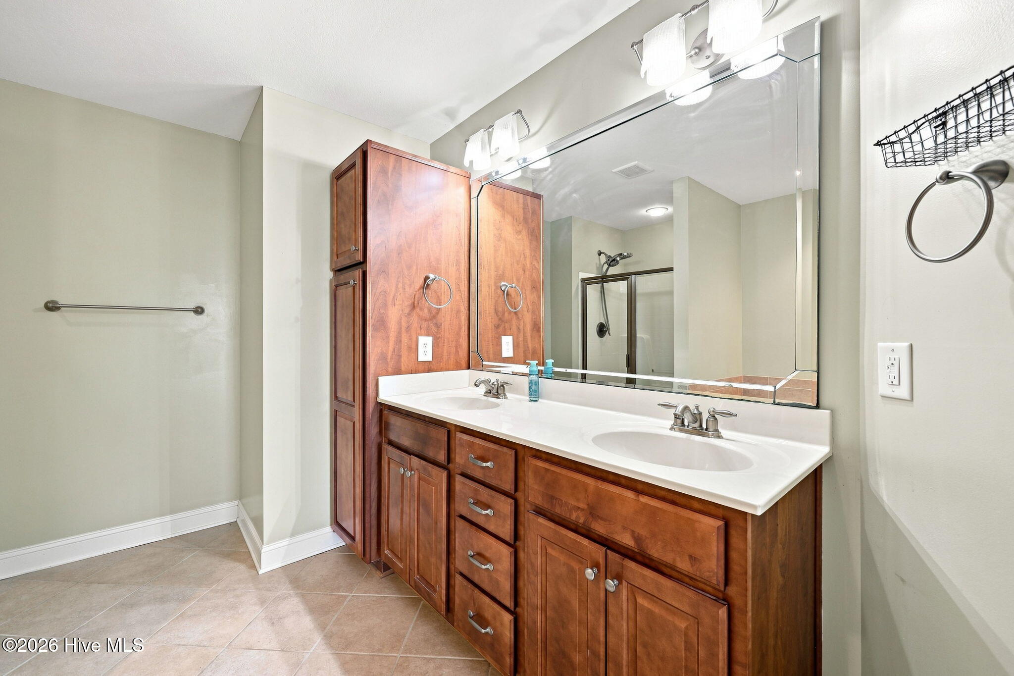 1904 Cambria Drive B Property Photo 38