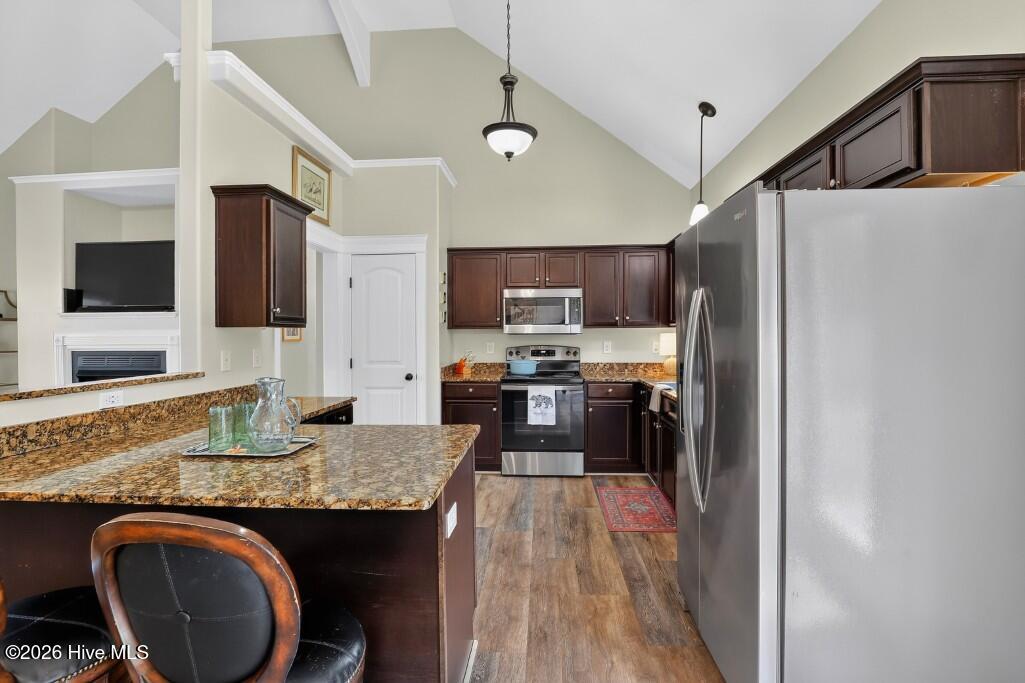 106 Fernie Lane Property Photo 8
