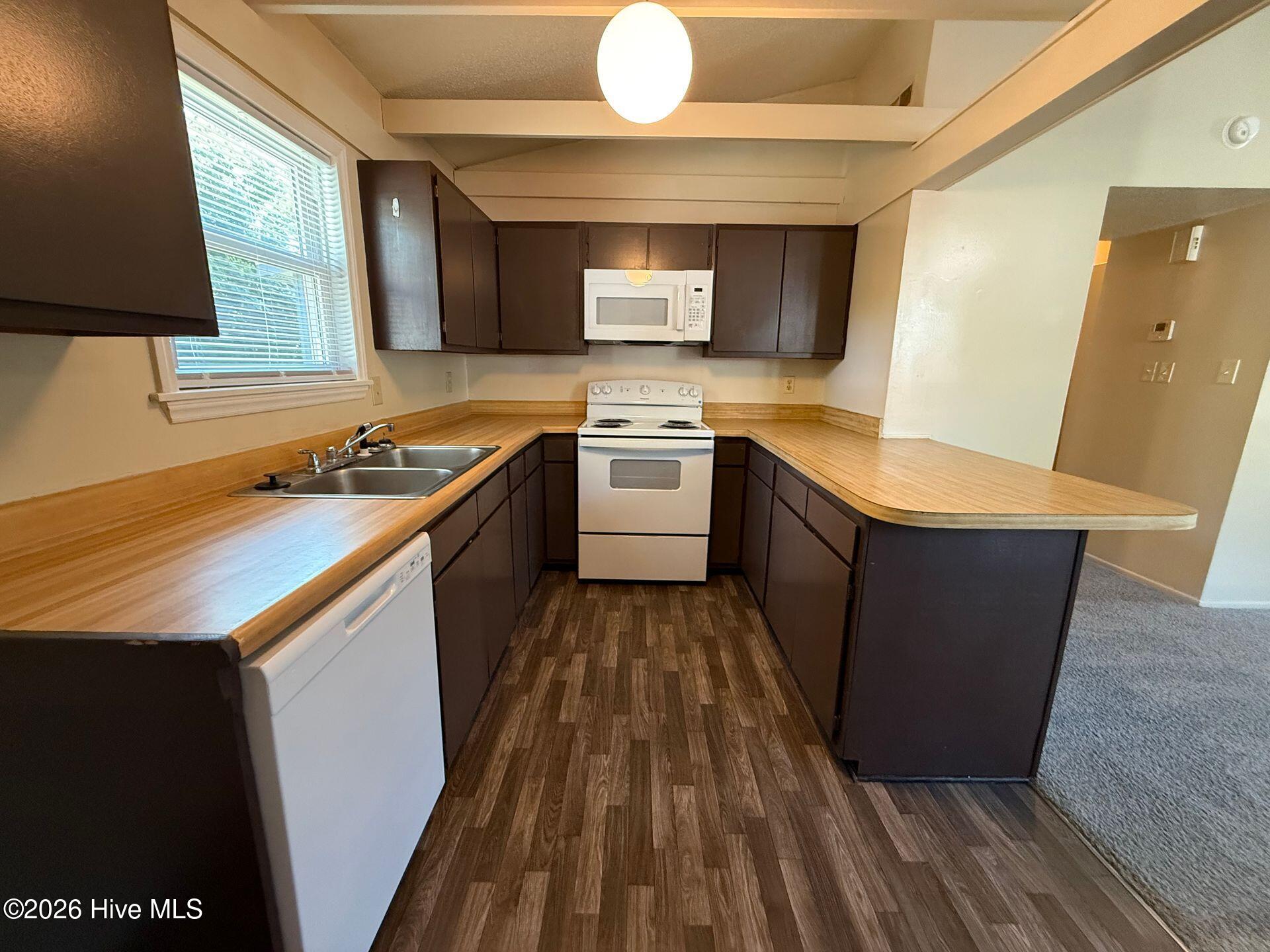 133 Village Circle Property Photo 3