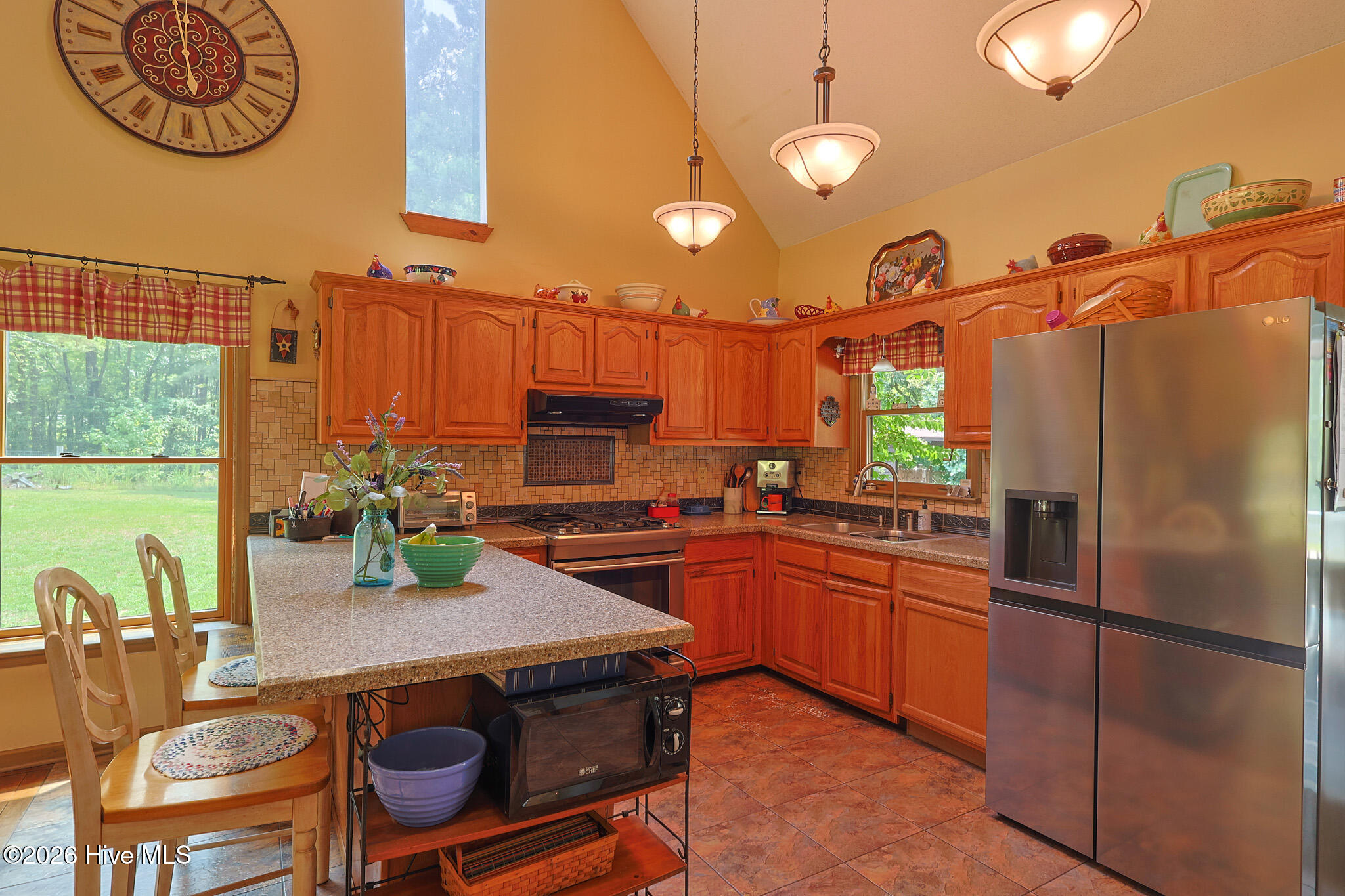 641 Sunridge Drive Property Photo 6