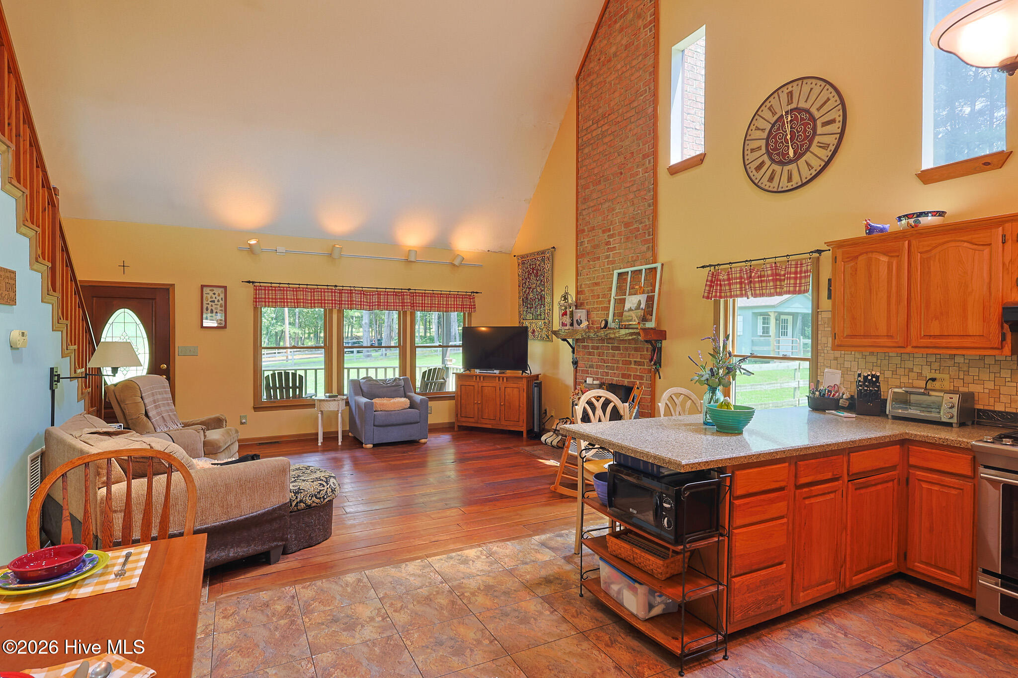 641 Sunridge Drive Property Photo 7