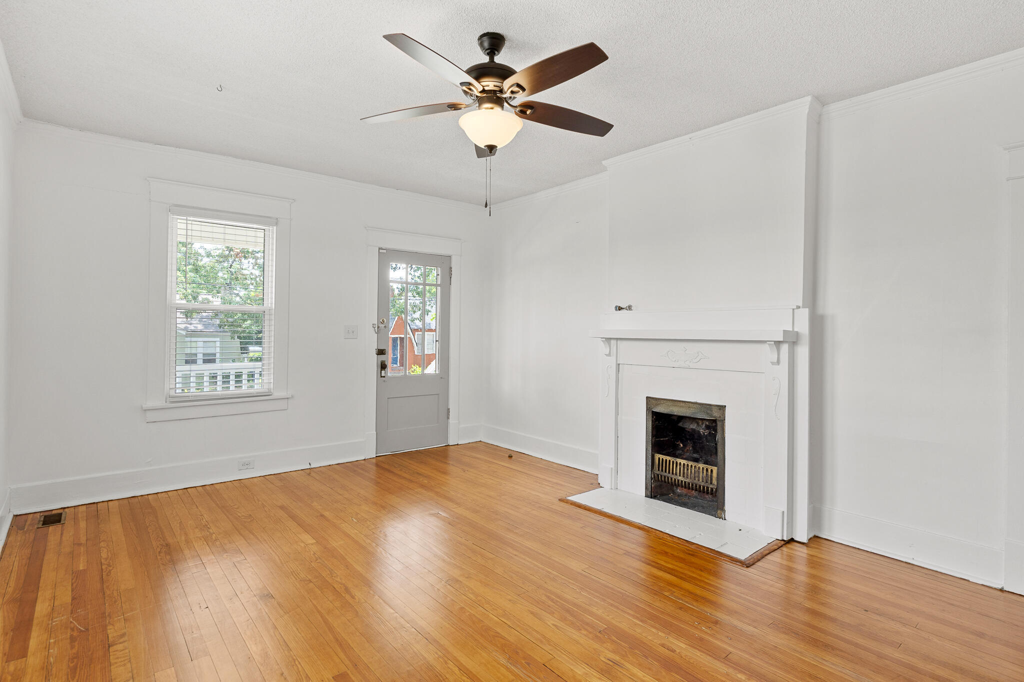 1111 Adrian Street Property Photo 5