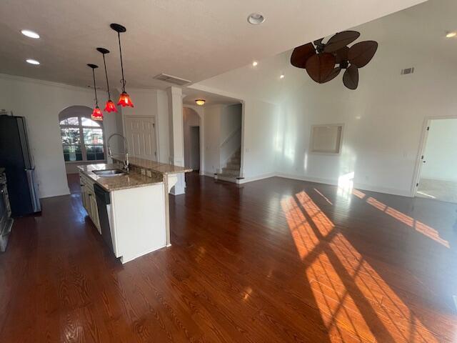 880 Willow Lake Property Photo 6