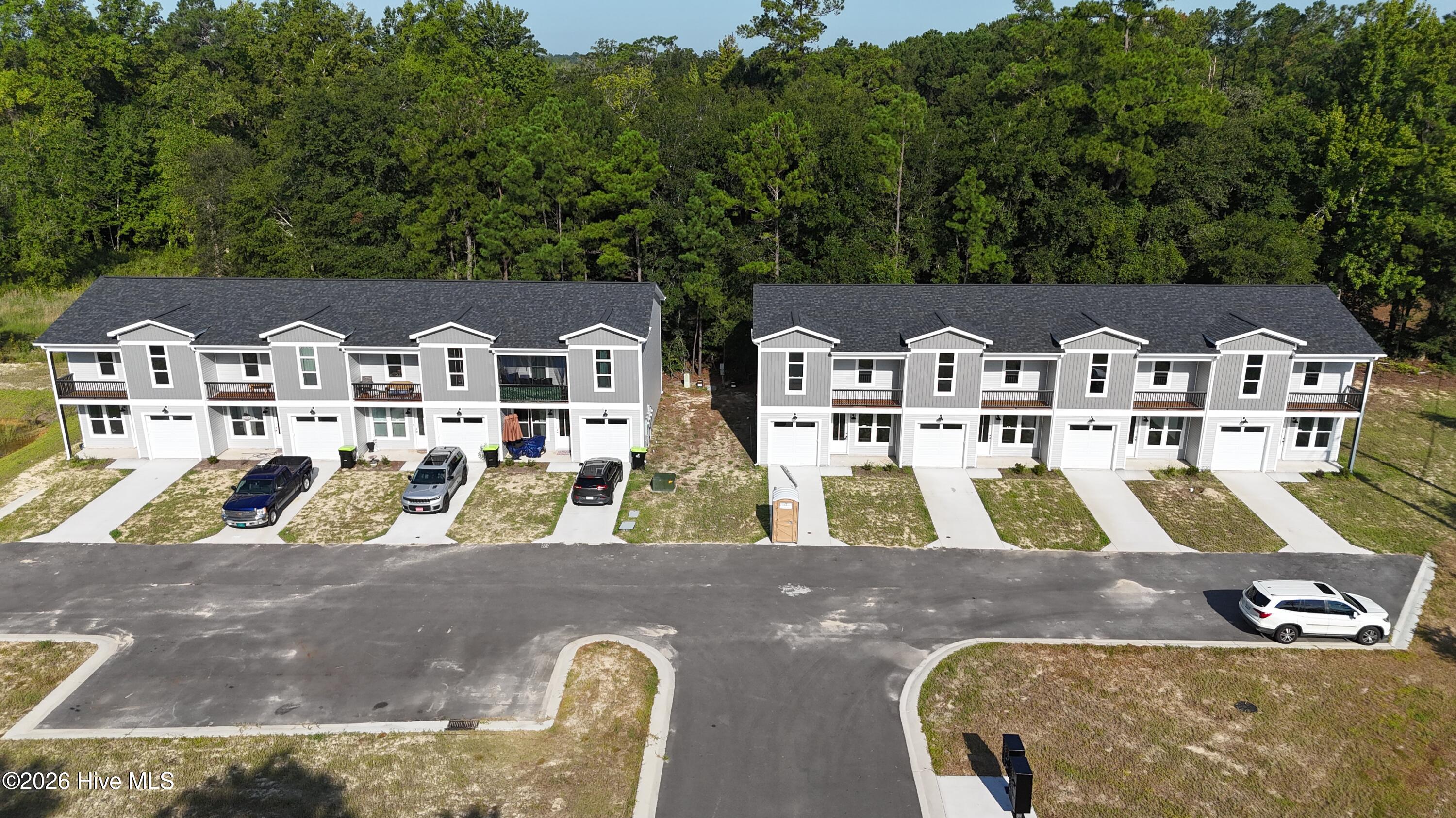 1032 Xian Way Property Photo 3