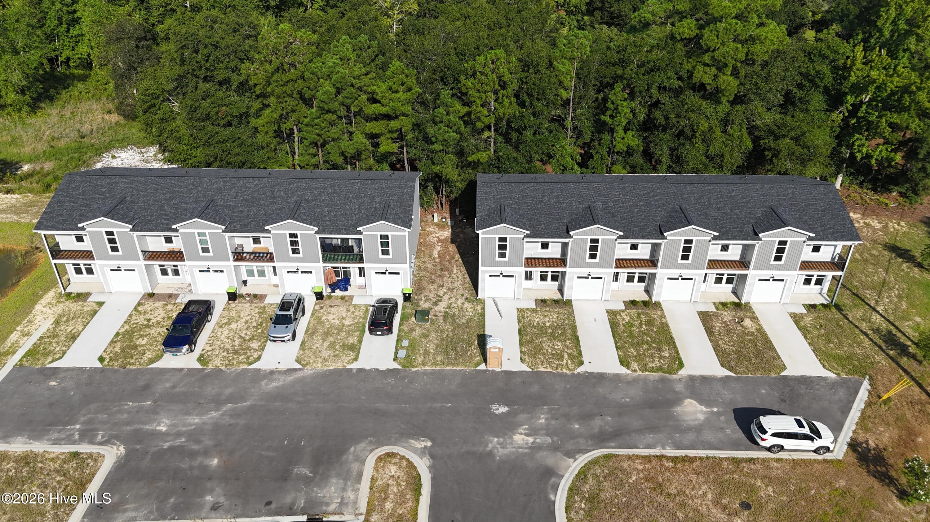 1032 Xian Way Property Photo 4