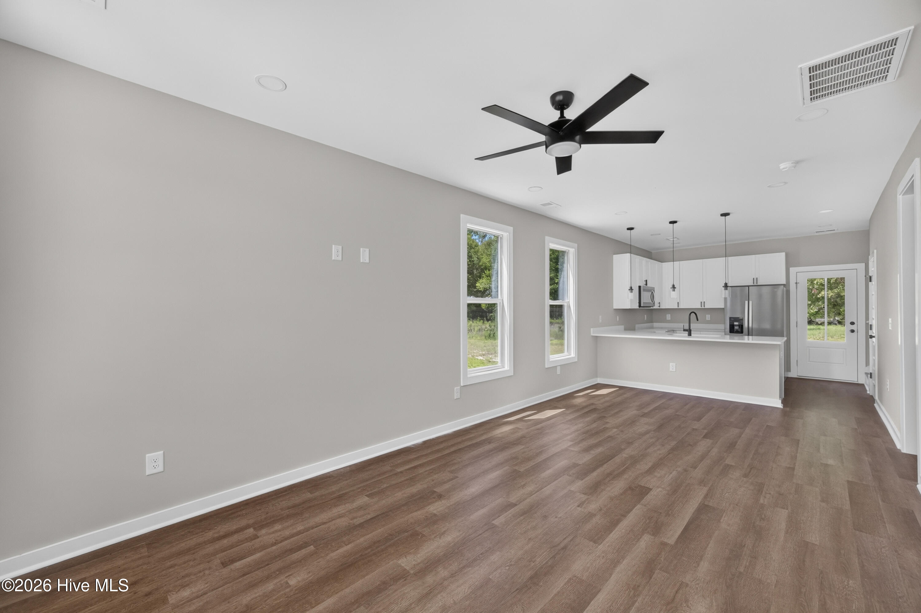 1032 Xian Way Property Photo 25