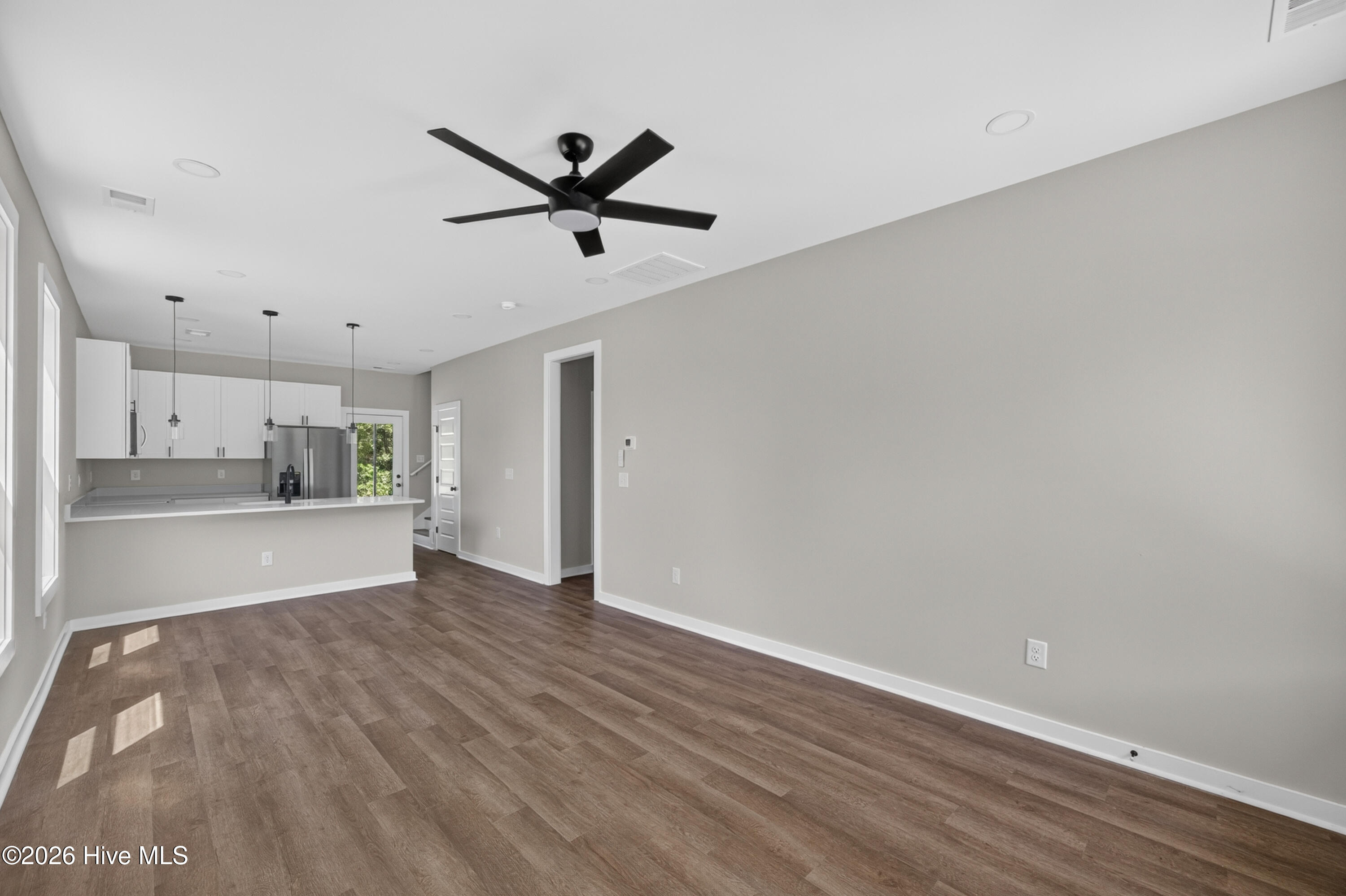 1032 Xian Way Property Photo 26