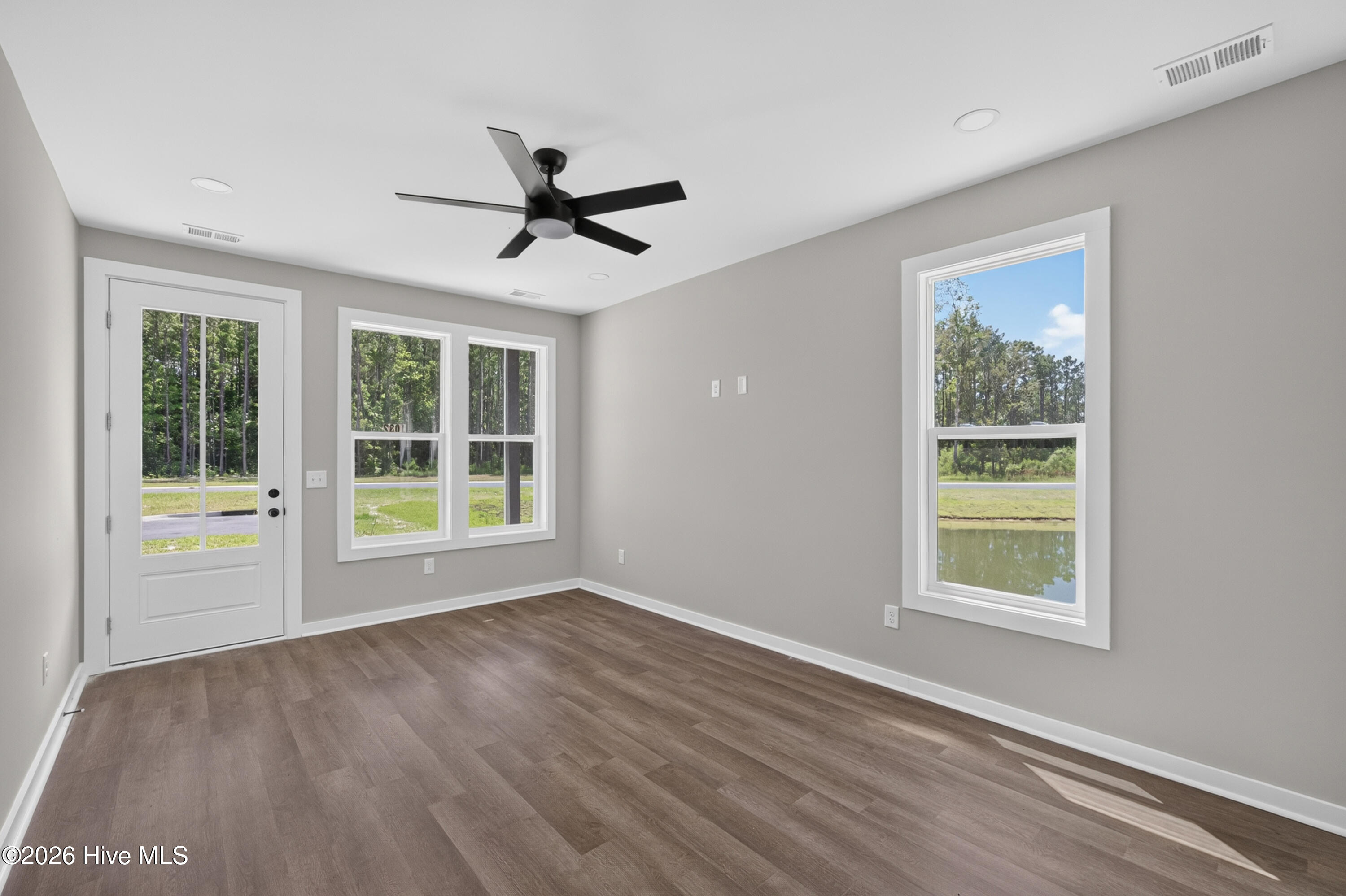 1032 Xian Way Property Photo 36