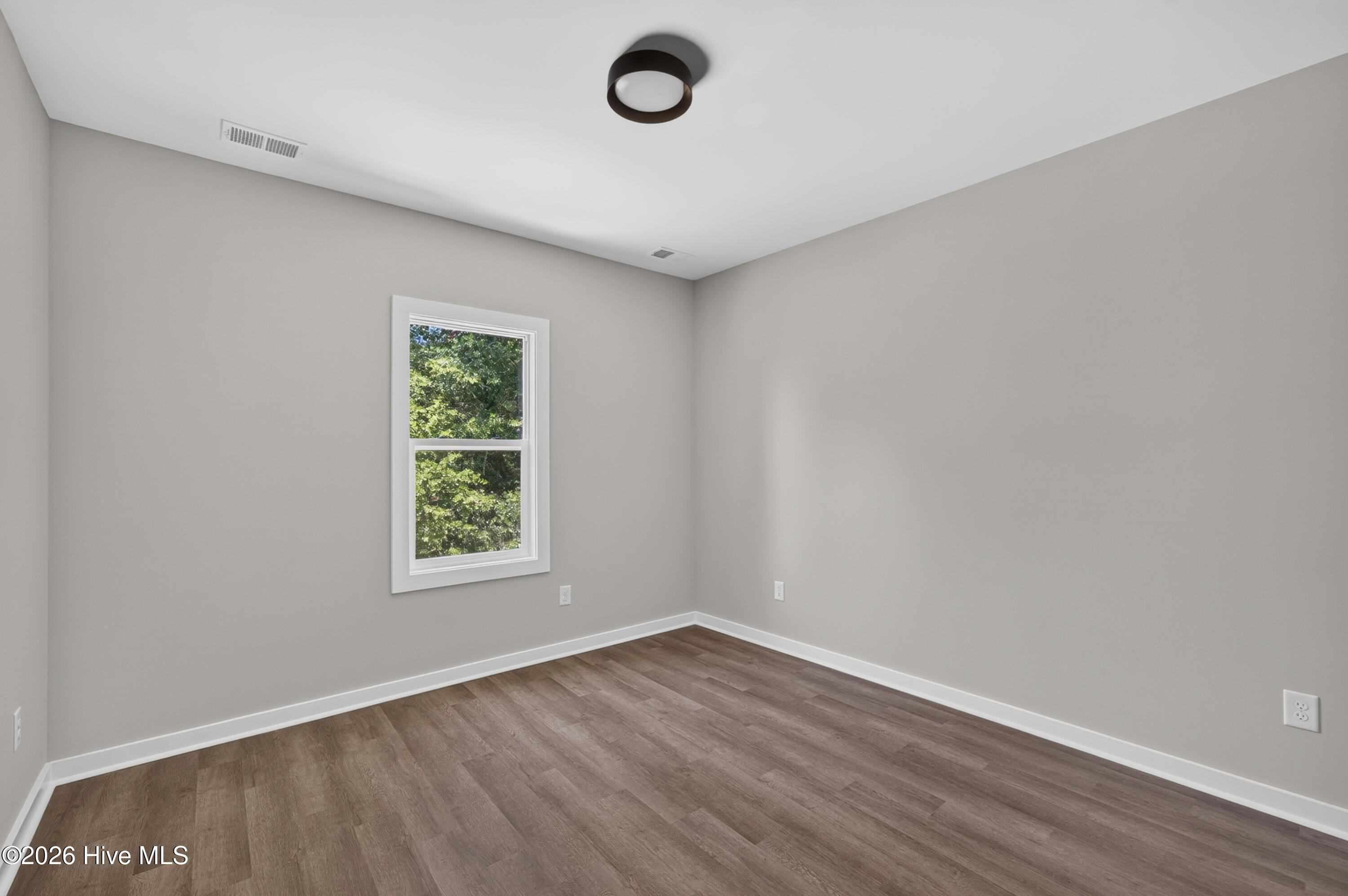 1032 Xian Way Property Photo 40