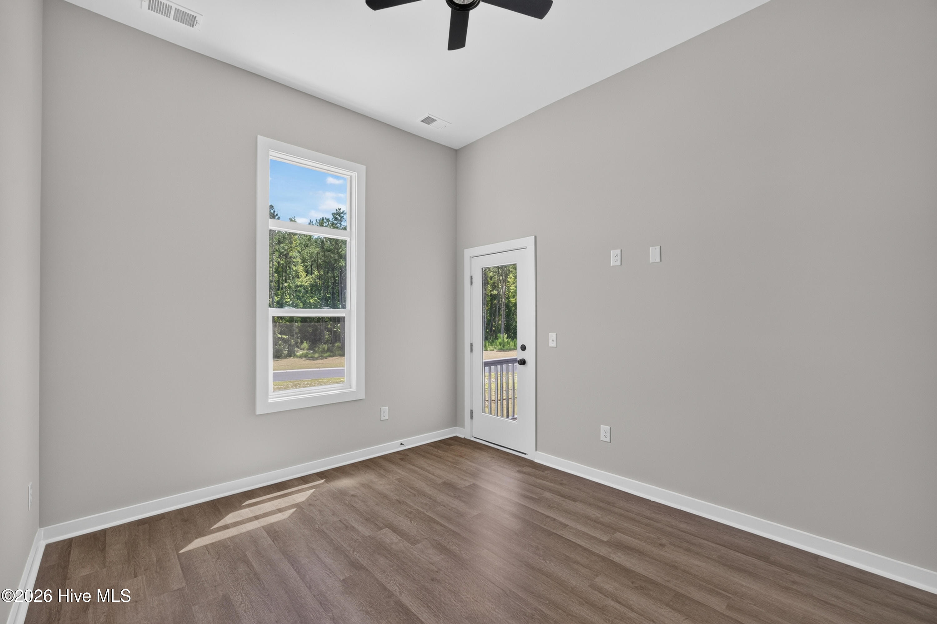 1032 Xian Way Property Photo 44