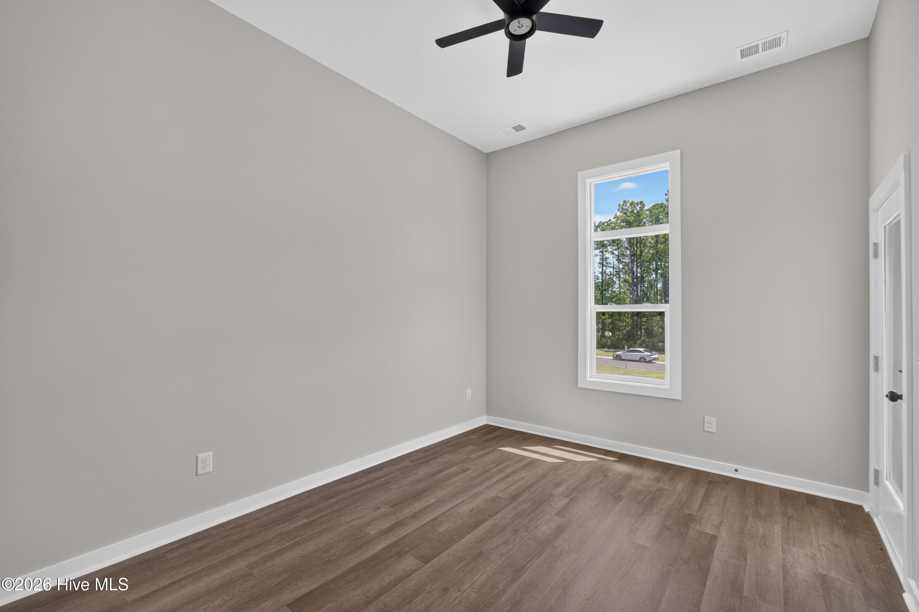 1032 Xian Way Property Photo 46