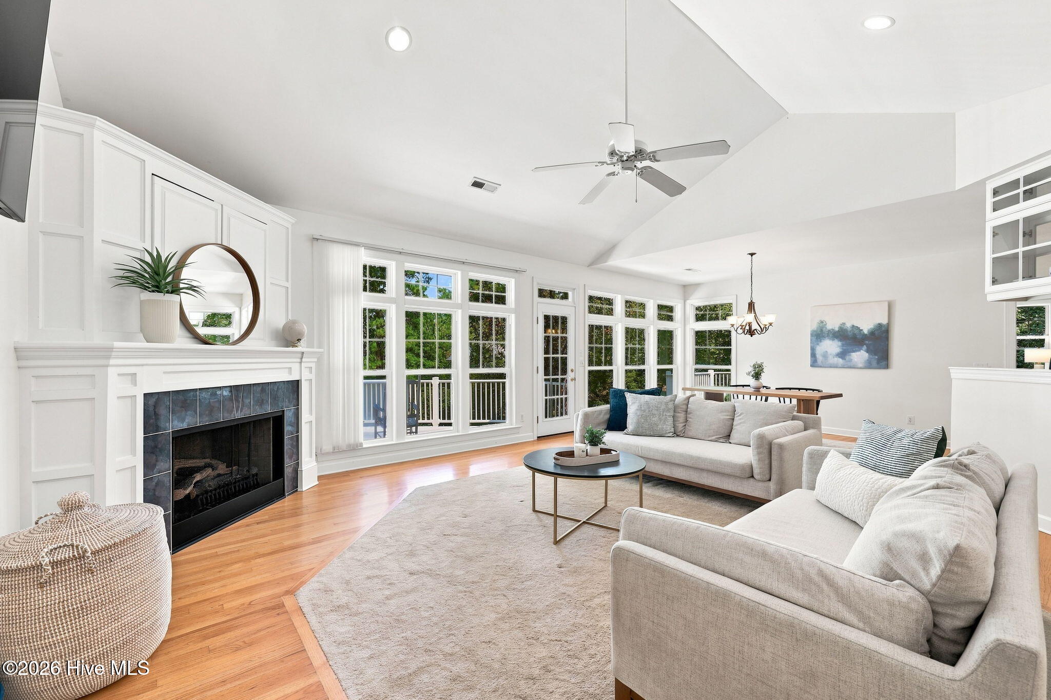 108 Clay Circle Property Photo 2