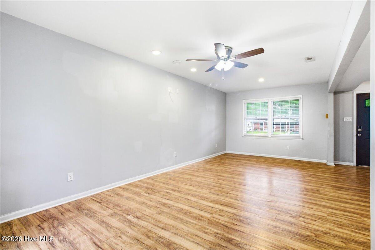 208 Greenbriar Drive Property Photo 9