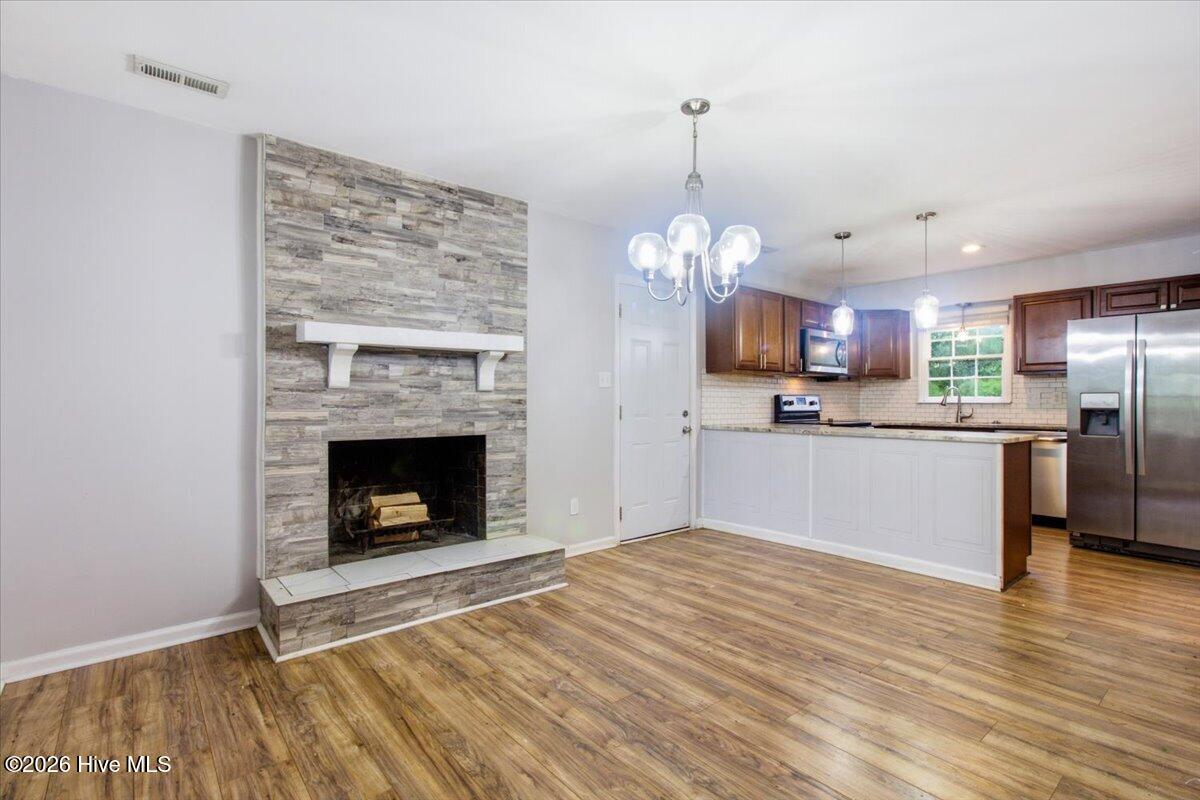 208 Greenbriar Drive Property Photo 11