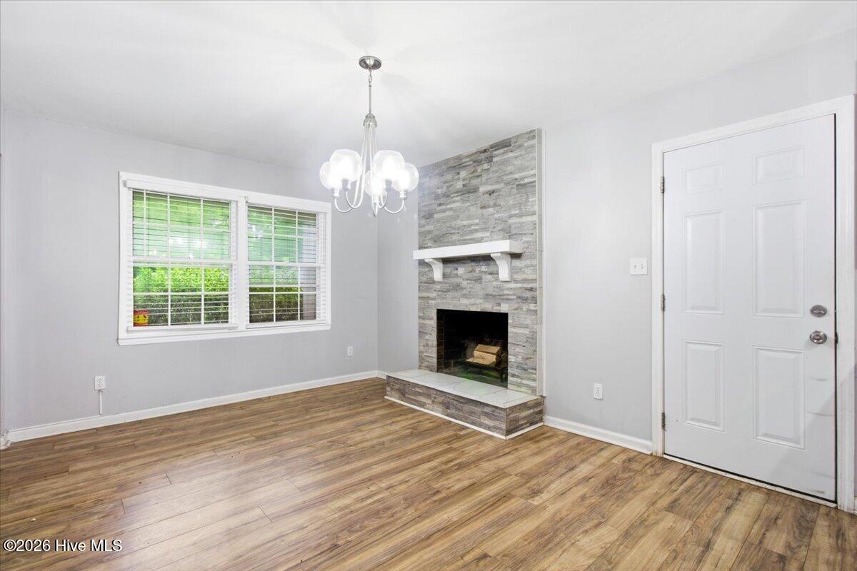 208 Greenbriar Drive Property Photo 14