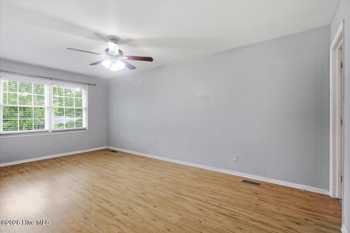 208 Greenbriar Drive Property Photo 22