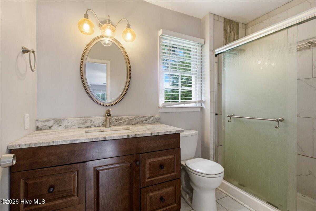 208 Greenbriar Drive Property Photo 25