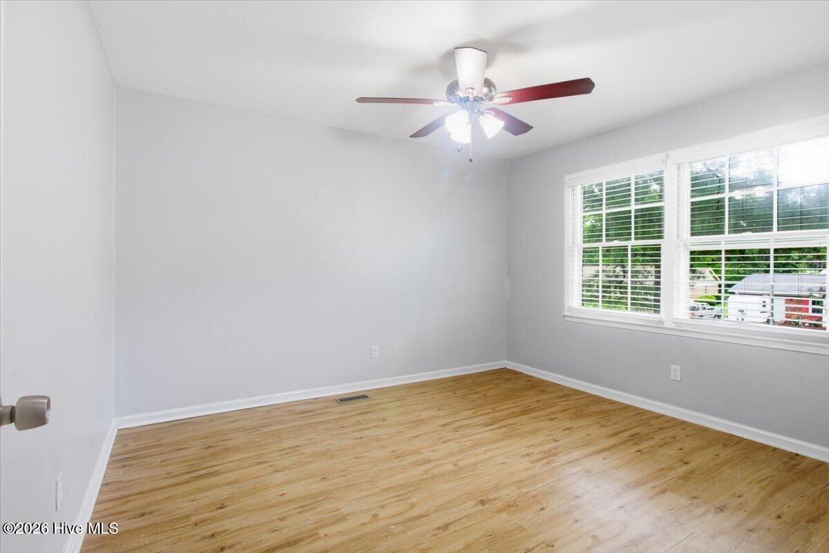 208 Greenbriar Drive Property Photo 27