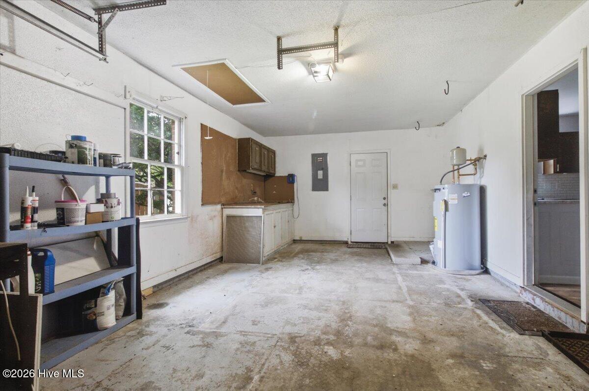208 Greenbriar Drive Property Photo 28