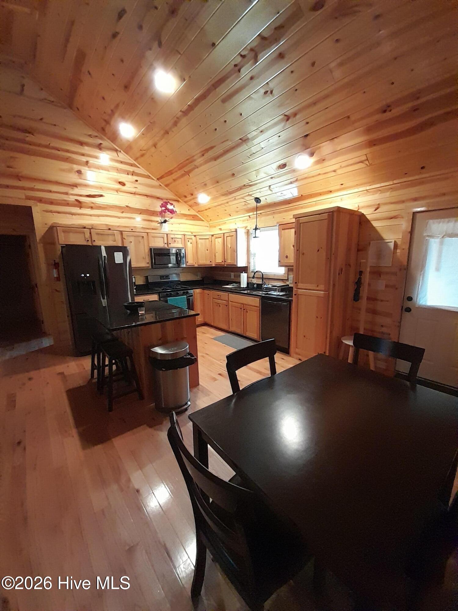122 Woodcrest Drive Property Photo 2