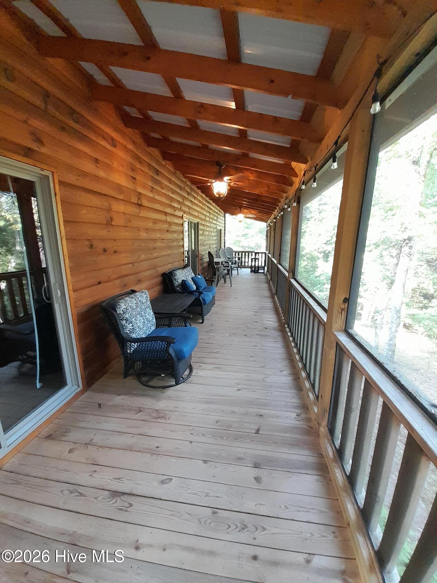 122 Woodcrest Drive Property Photo 10
