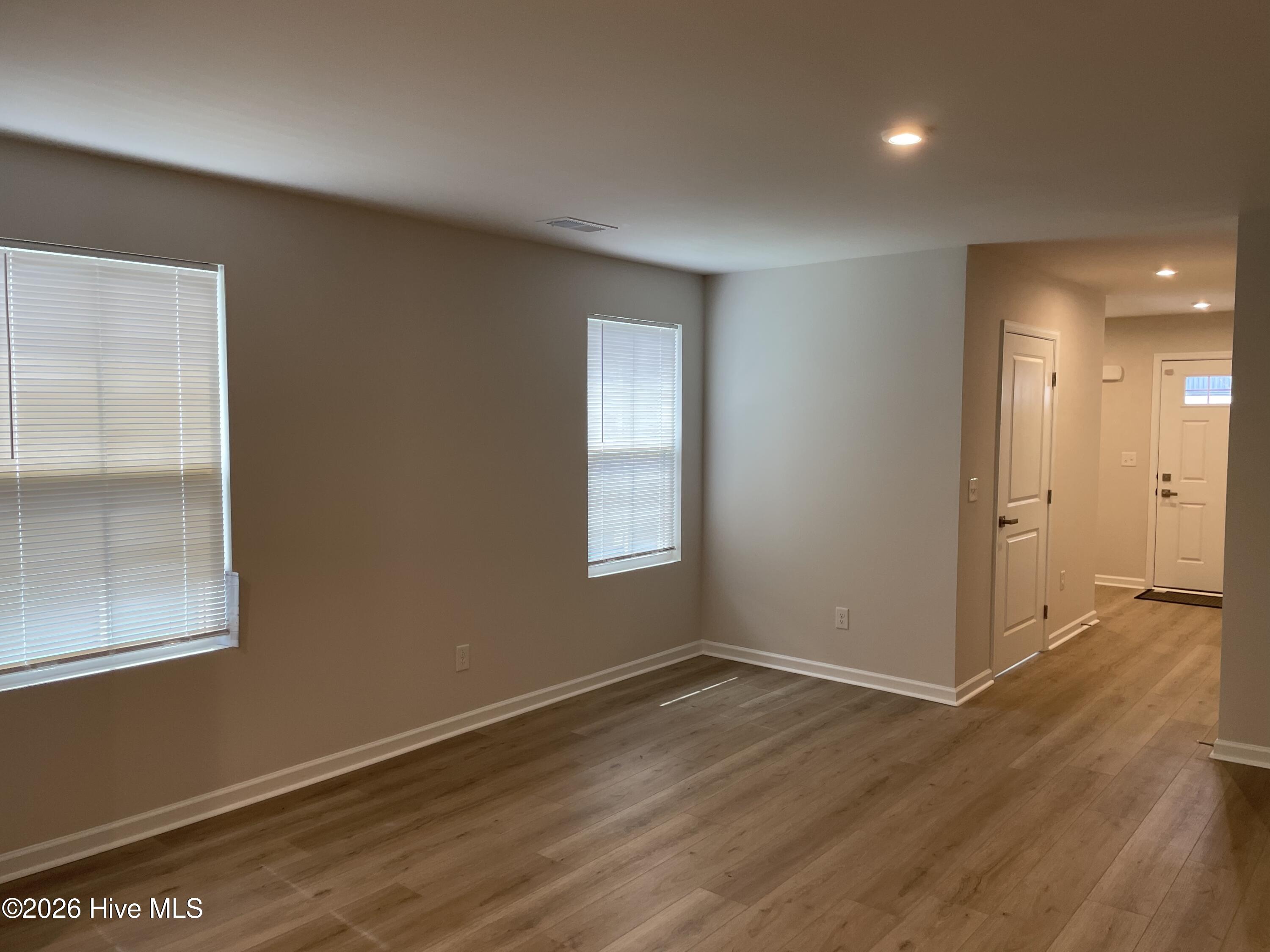 8103 Sterling Oaks Drive Nw Property Photo 4