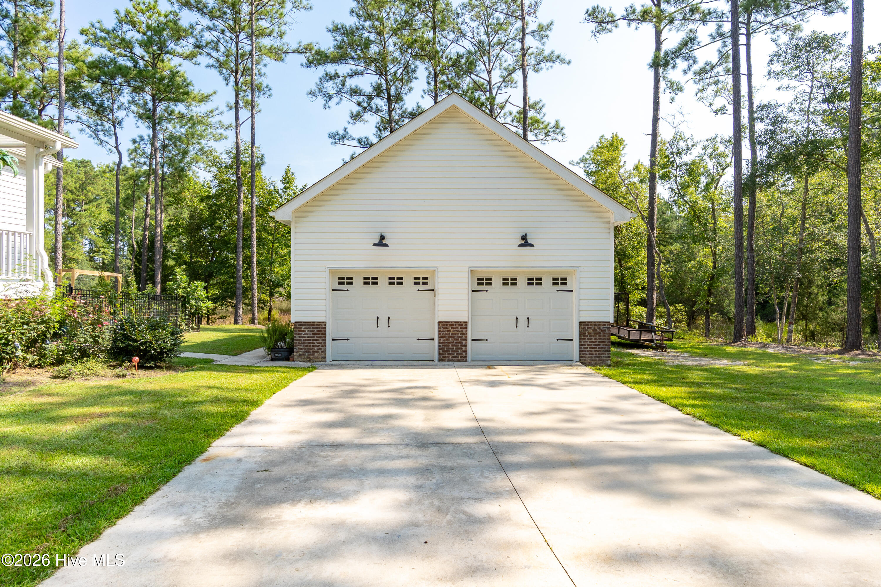 418 Vicksburg Court Property Photo 9