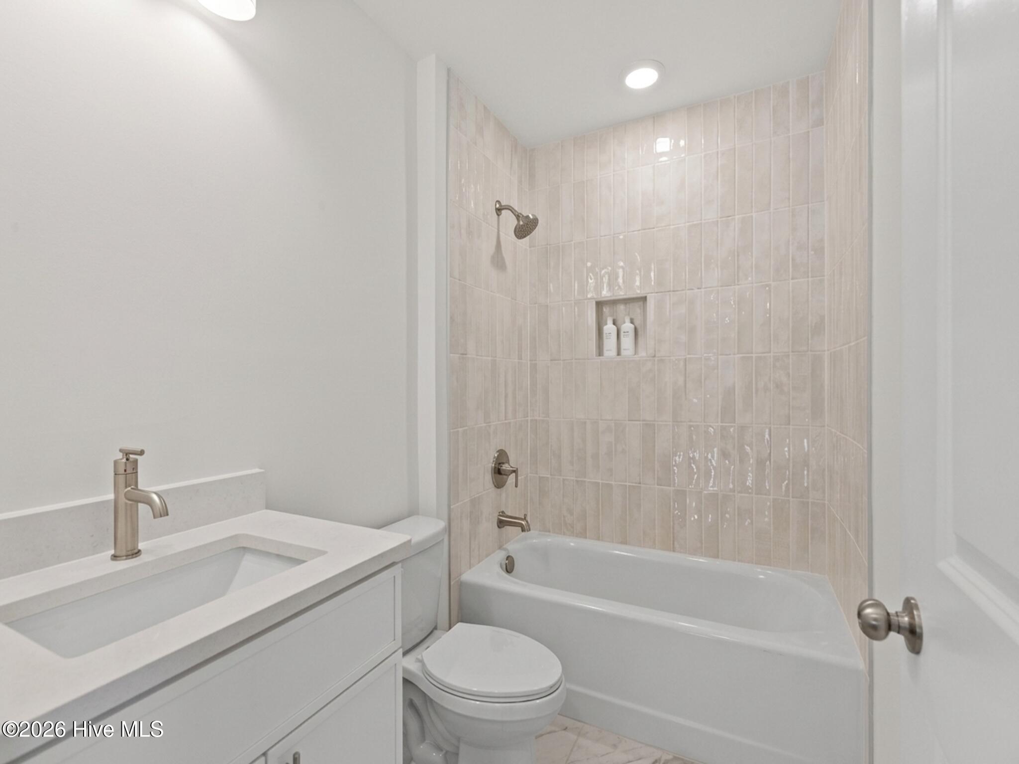 1739 Stella Way Property Photo 9