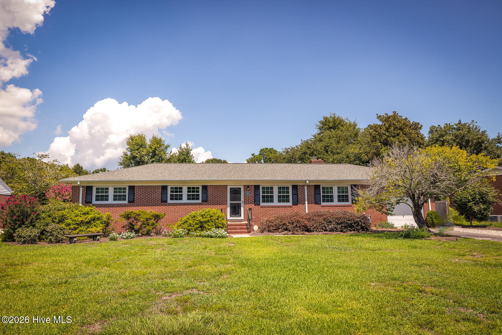 3851 Sylvan Drive Property Photo 2