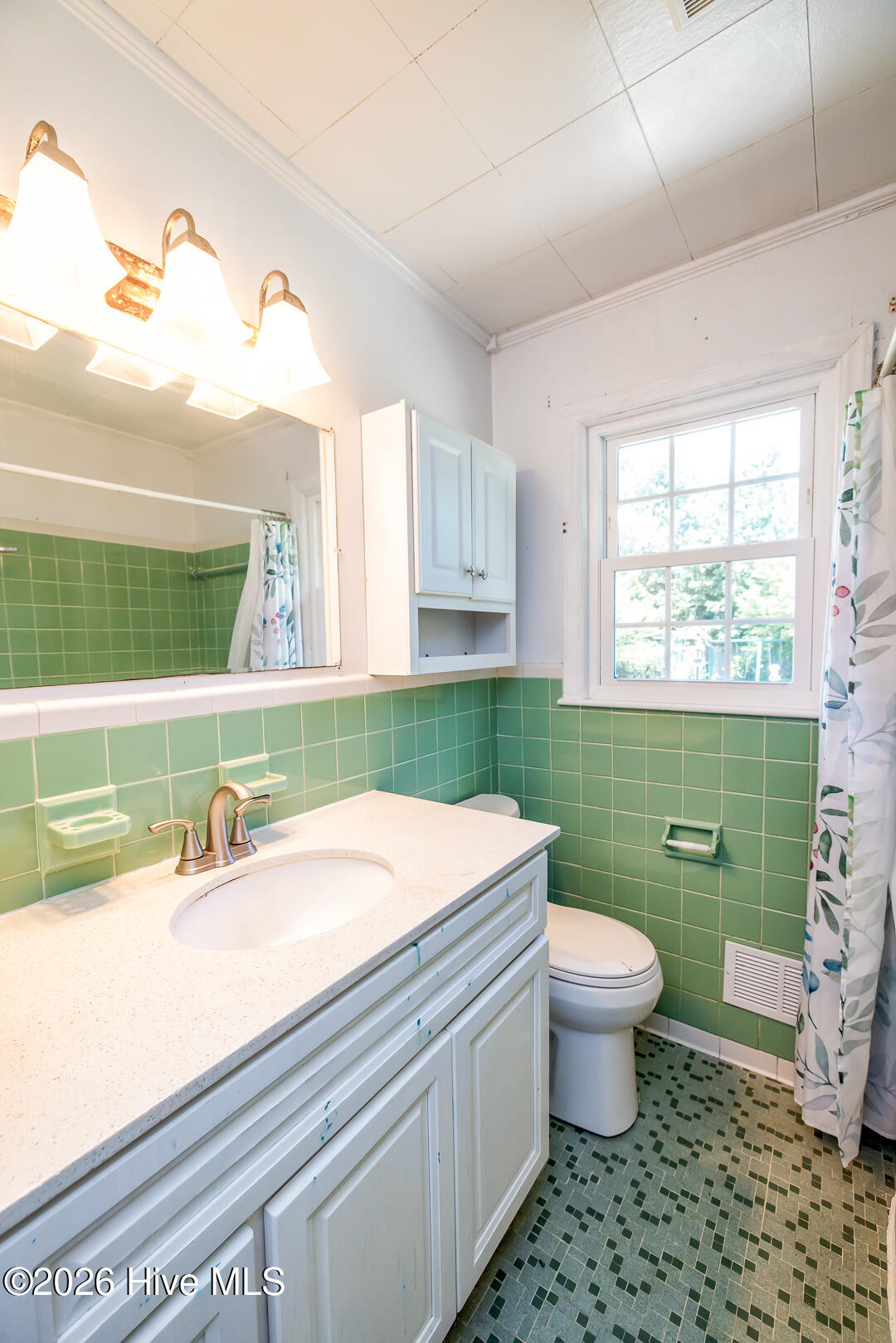 3851 Sylvan Drive Property Photo 14