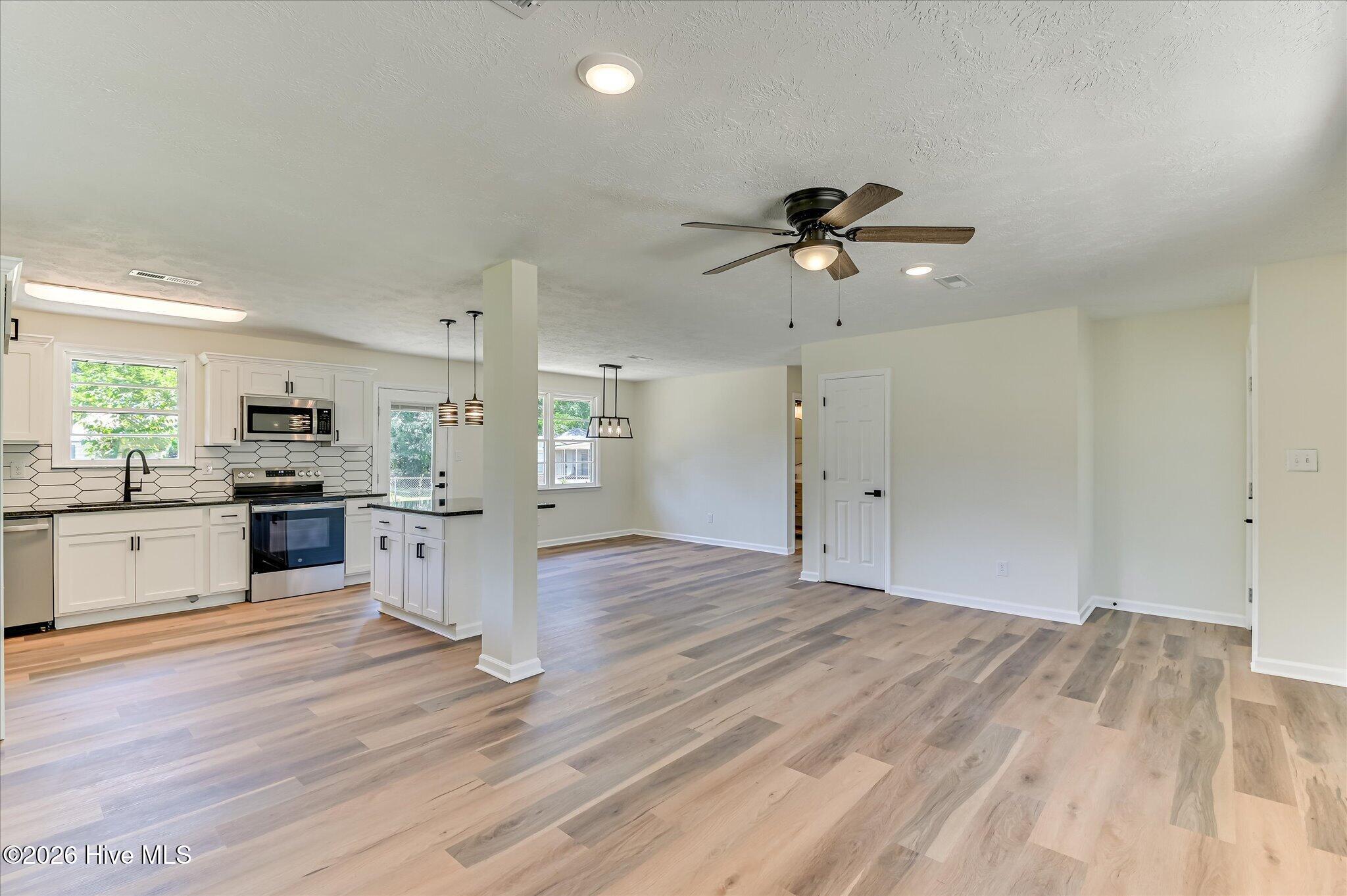 2204 Albemarle Drive Property Photo 9