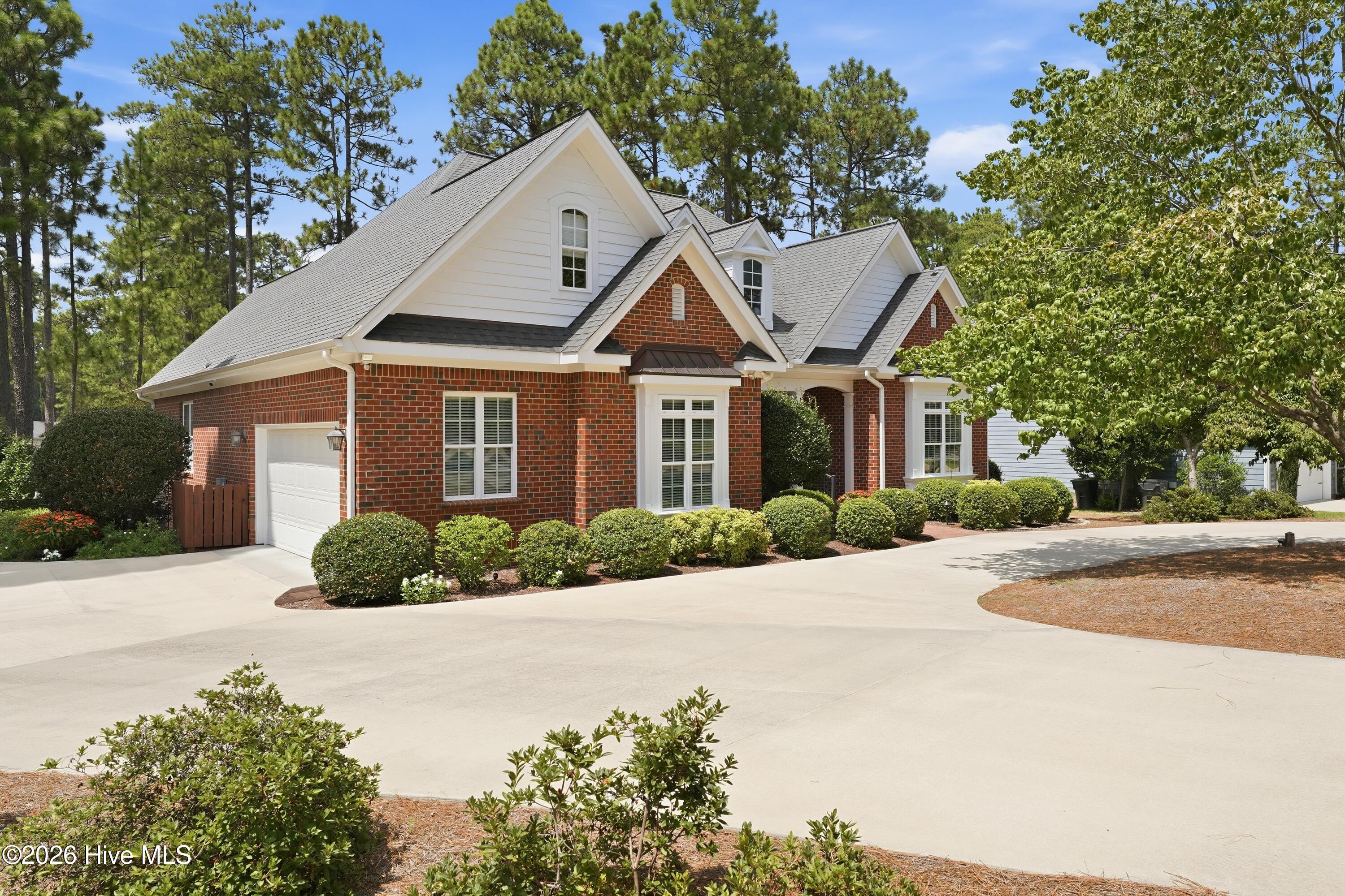 190 Wiregrass Lane Property Photo 3