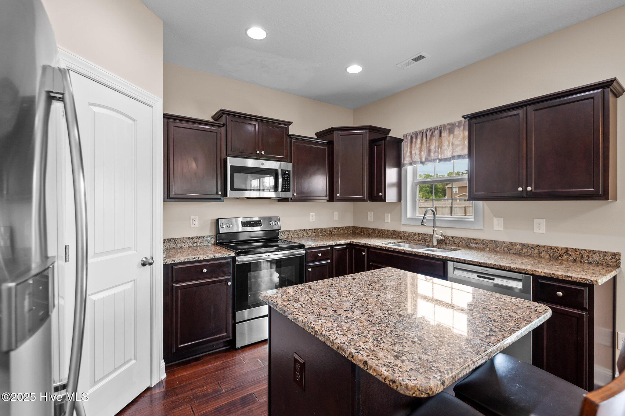 123 Lindenrain Boulevard Property Photo 6