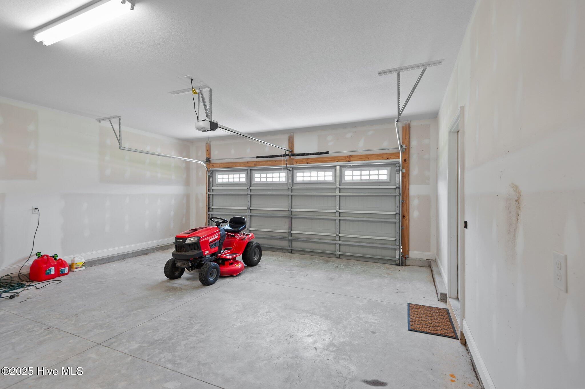 123 Lindenrain Boulevard Property Photo 9