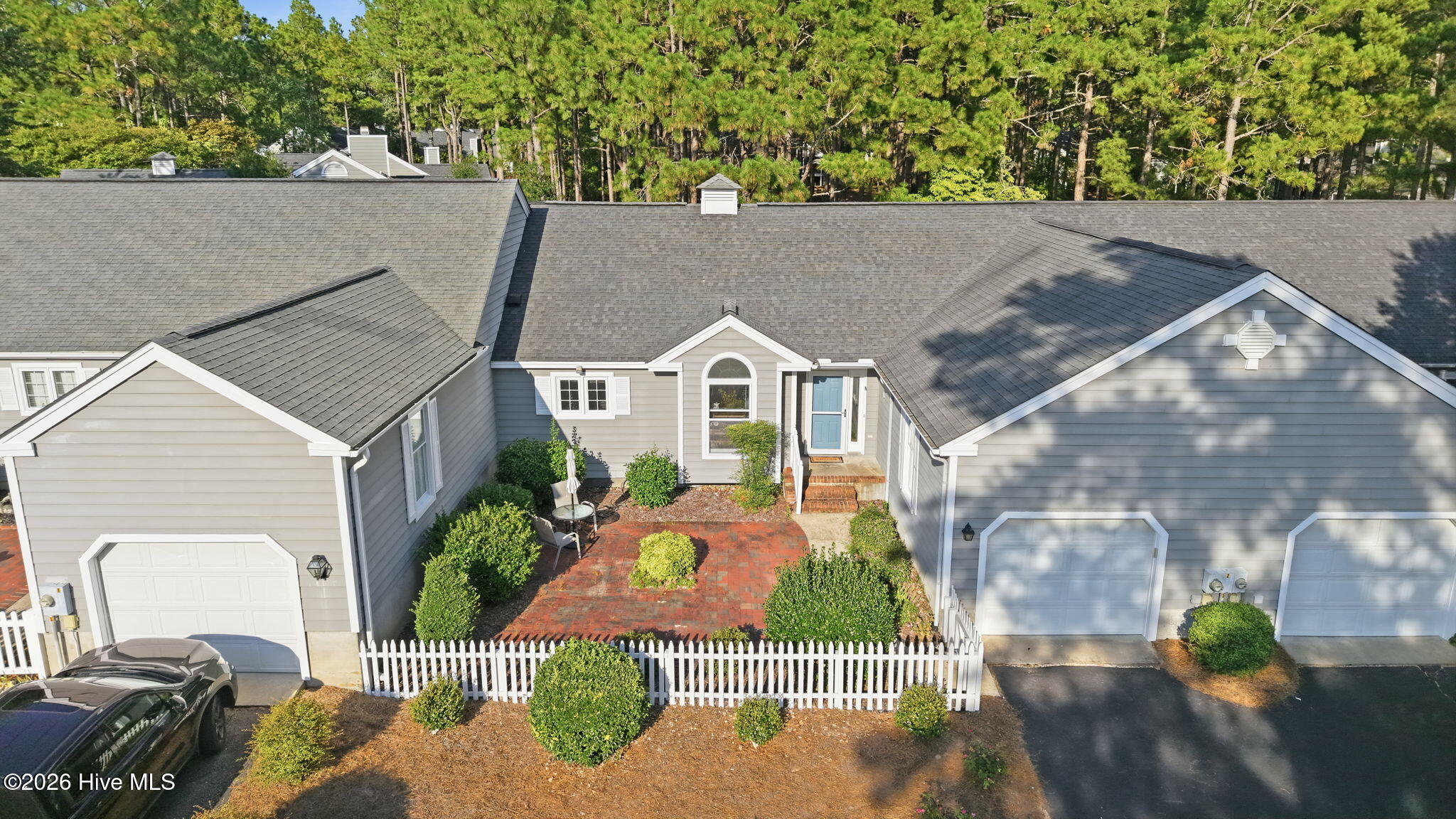 2302 Wentworth Circle Property Photo 1