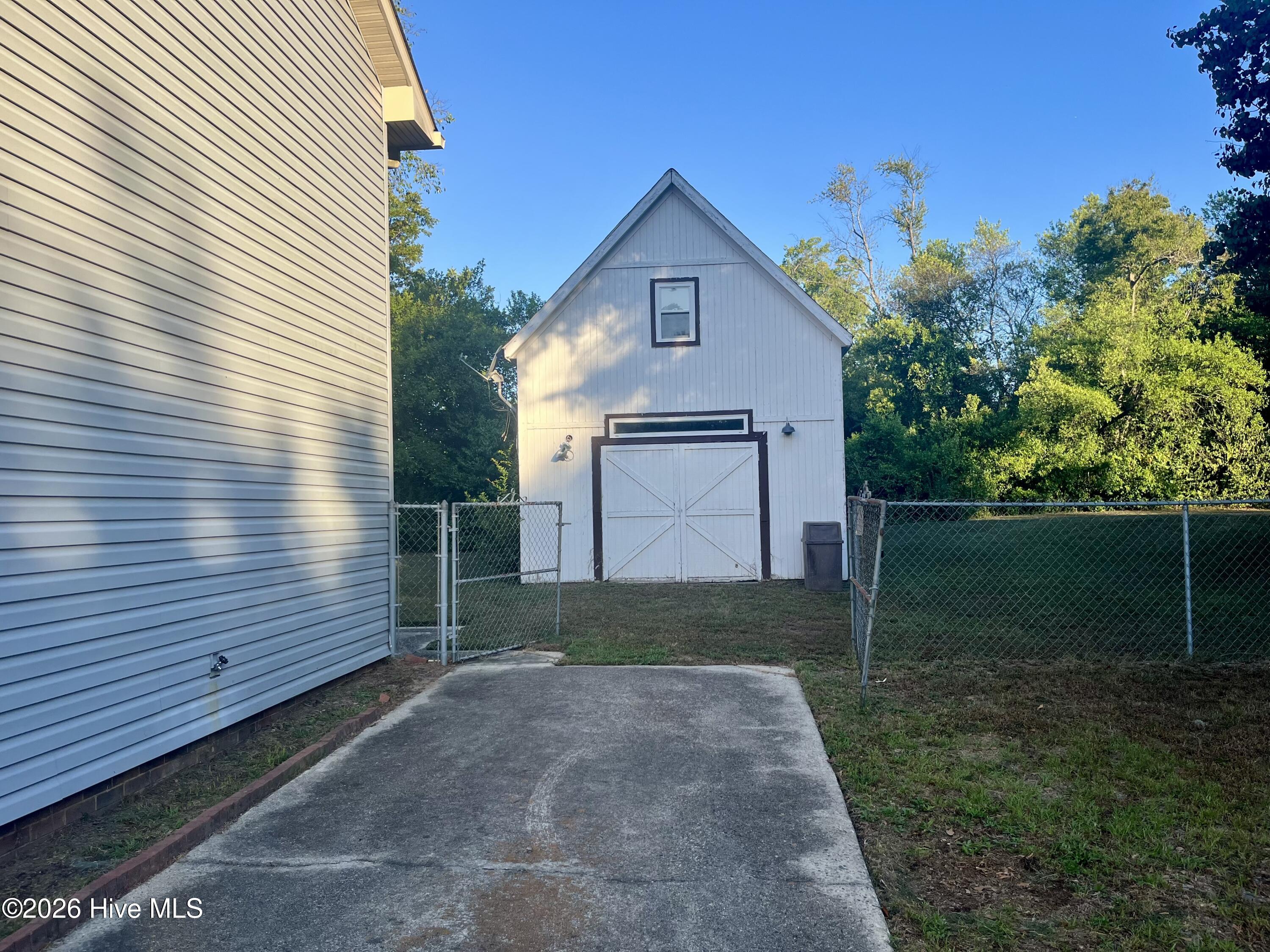 532 Hillcrest Drive Property Photo 6