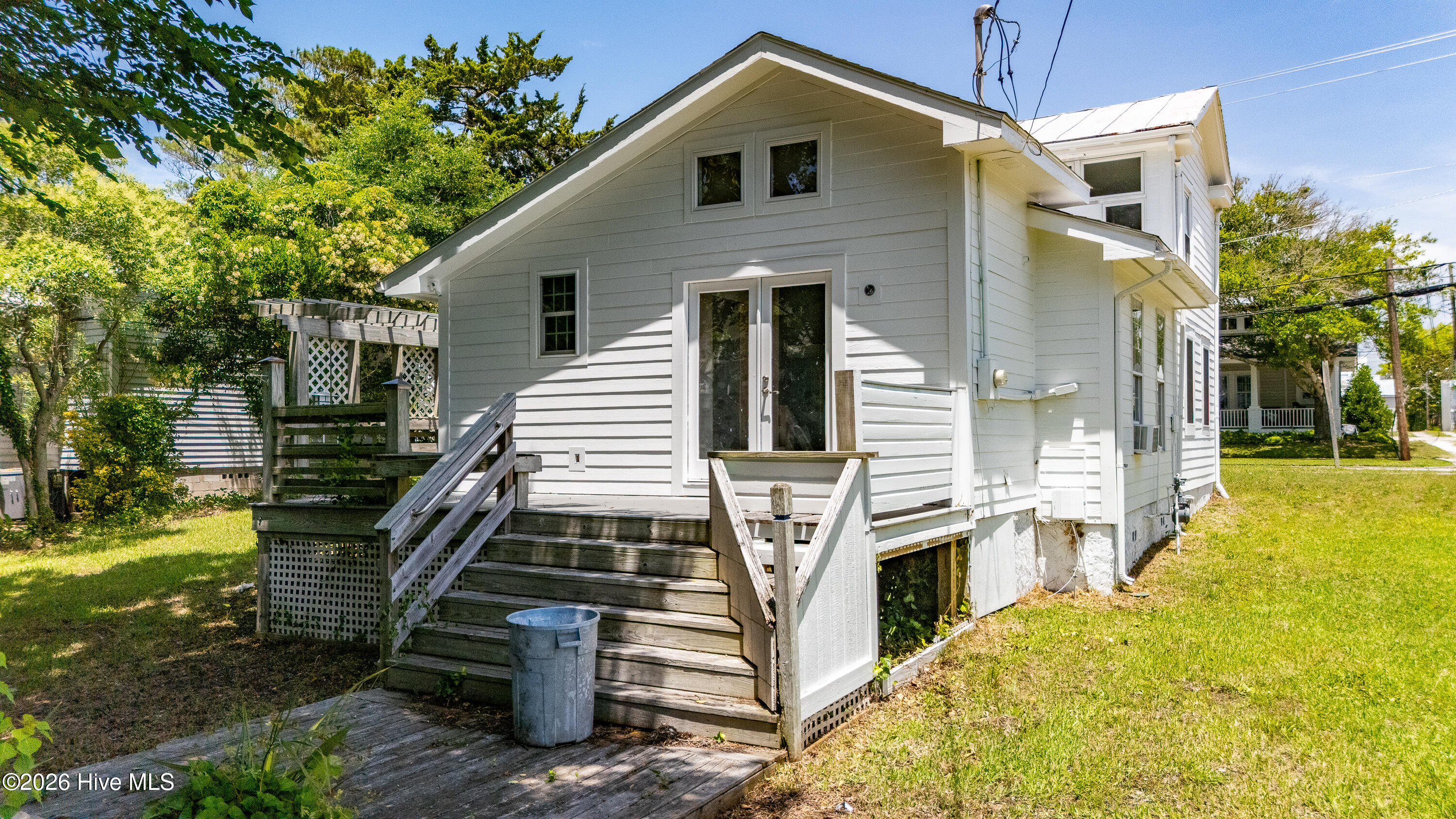 1105 Evans Street Property Photo 8