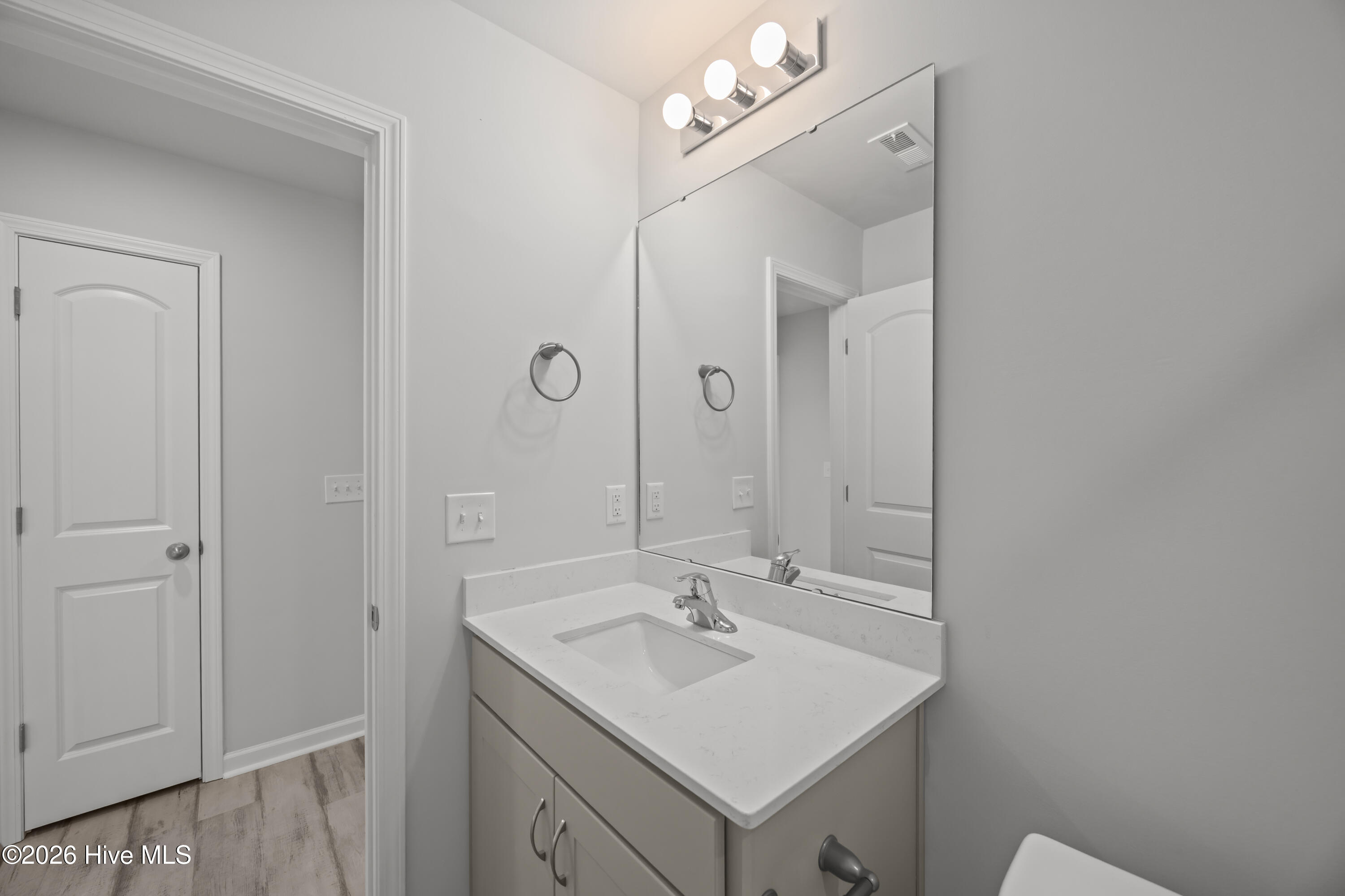 6554 Fairway Drive Property Photo 5