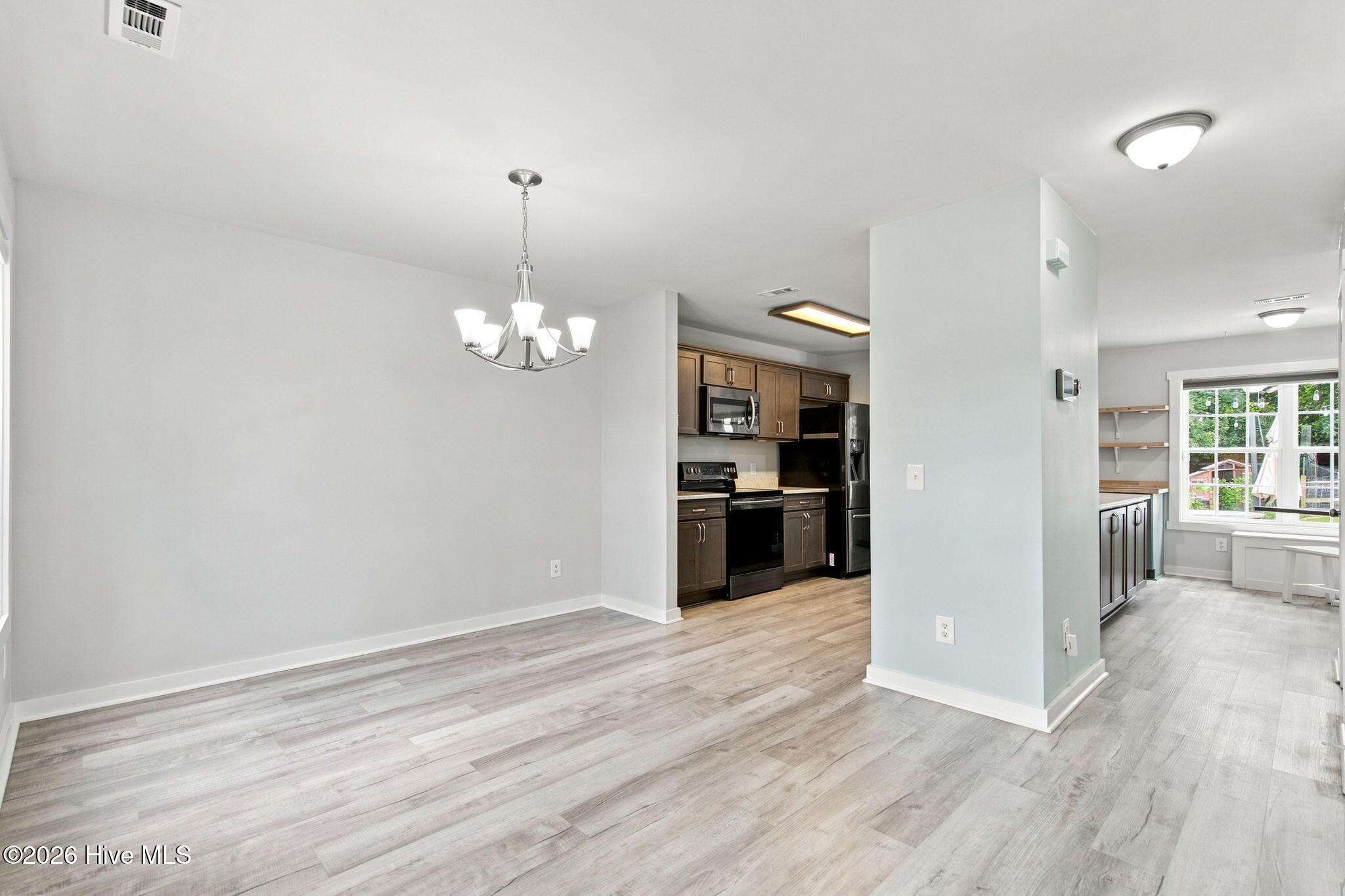 223 Planters Court Property Photo 9