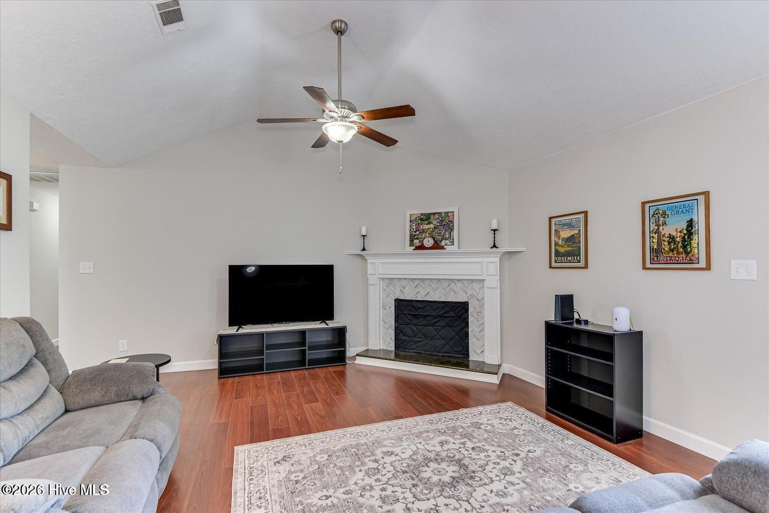 135 Summerfield Circle Property Photo 4